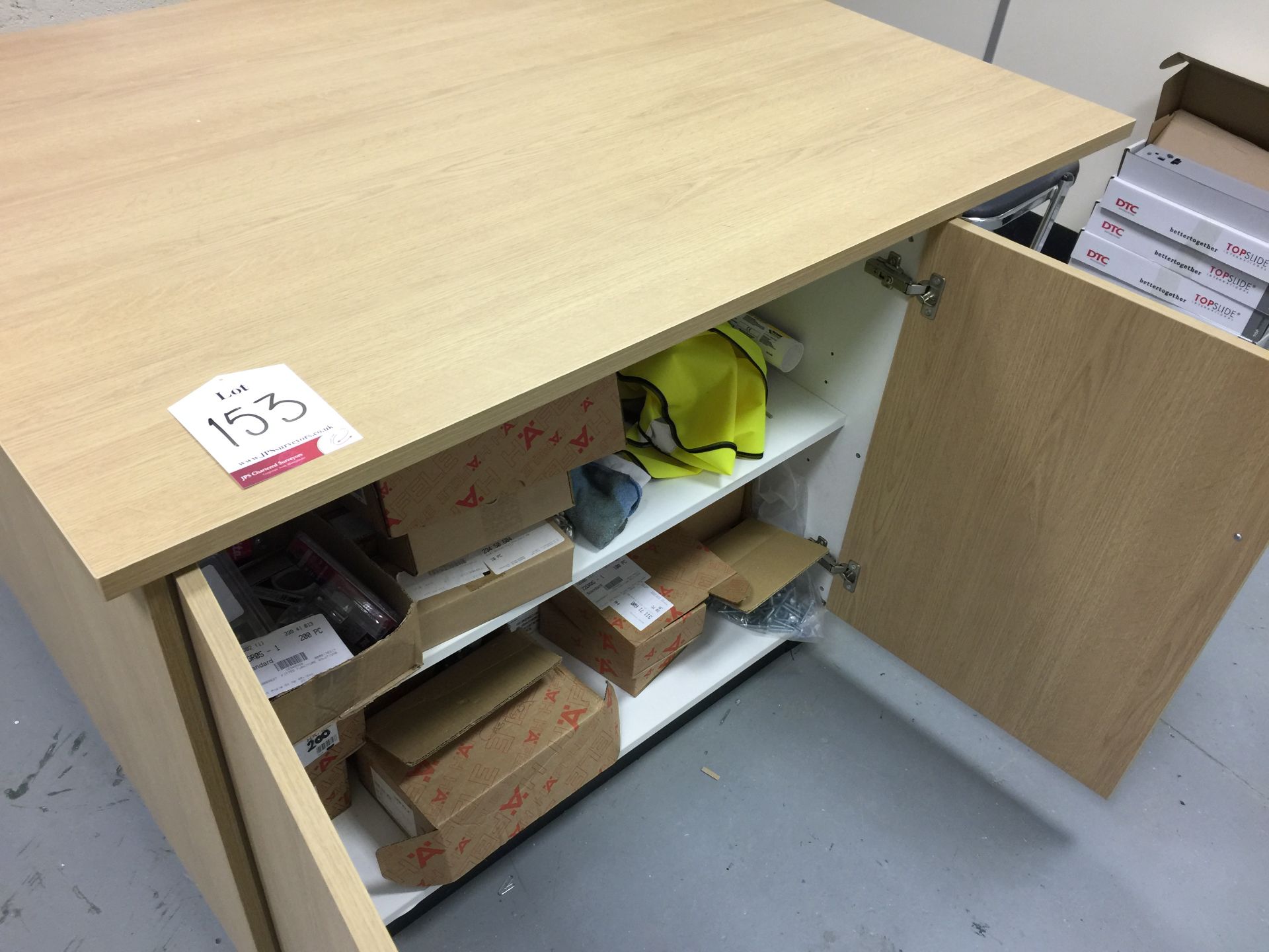 2 door double sided cupboard, furniture bolts, plates and other furniture fittings - Image 2 of 4