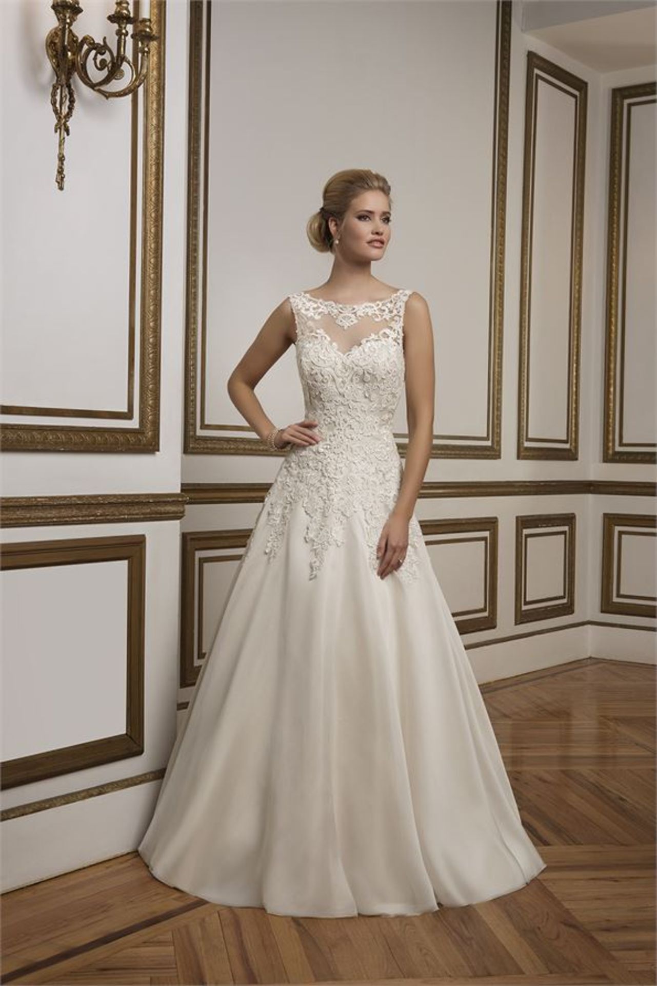 Contents of Bridal Shop - 40 x Wedding Dresses | Bridesmaid Dresses | Shoes | Bridal Accessories - Bild 3 aus 25