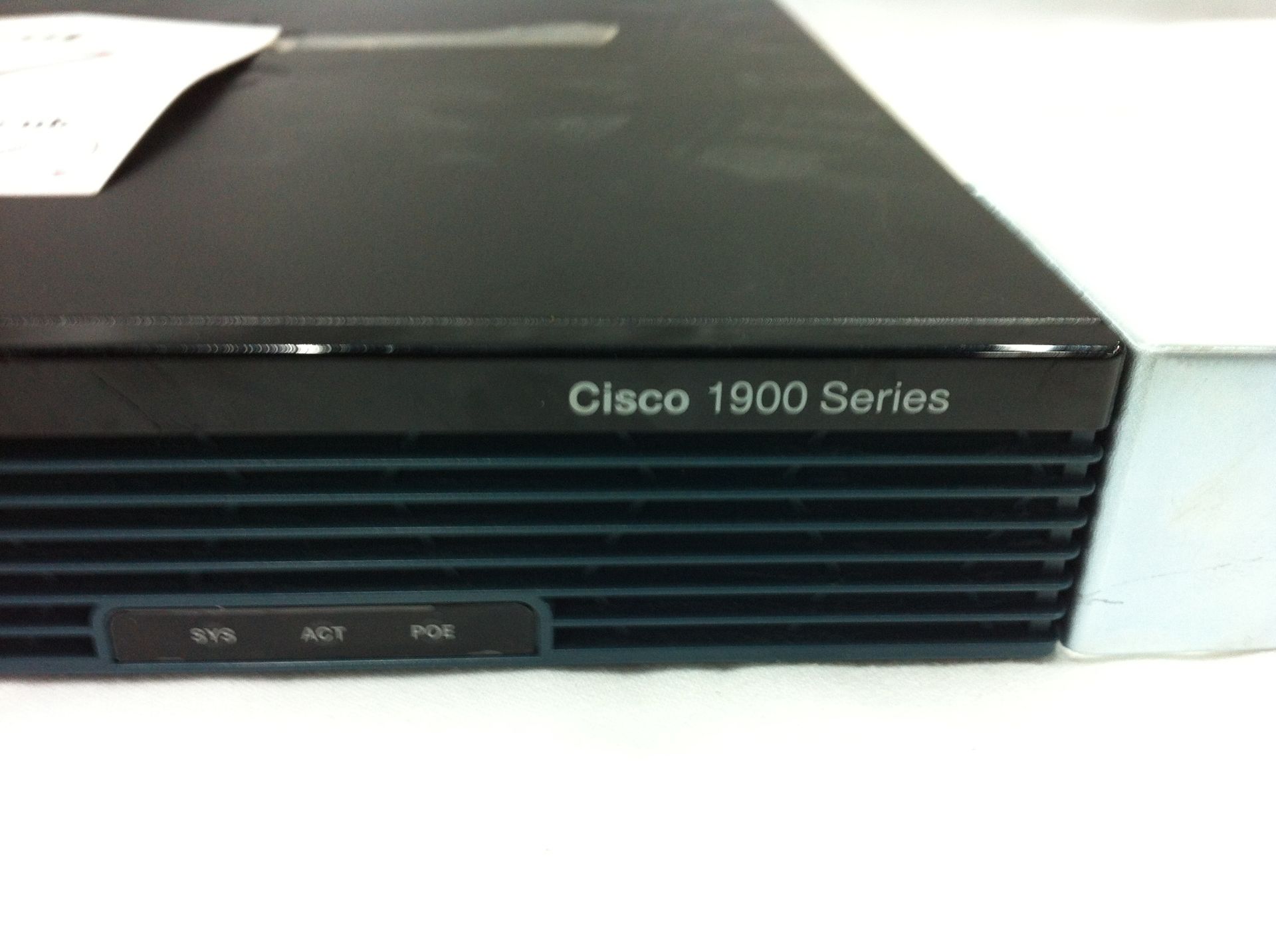 Cisco 1900 Series Router - Image 2 of 4