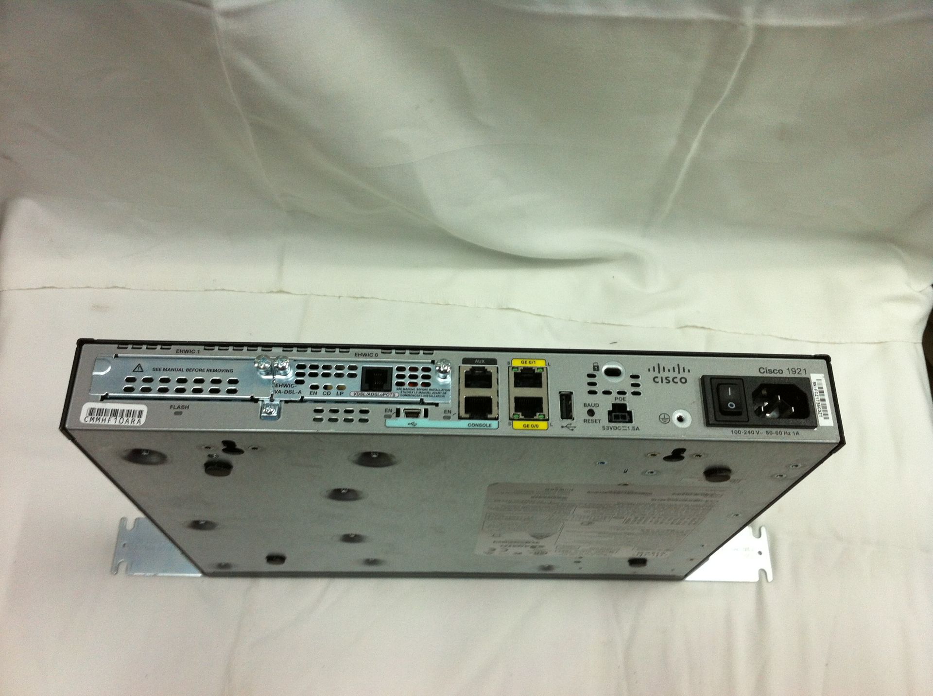 Cisco 1900 Series Router - Image 3 of 4