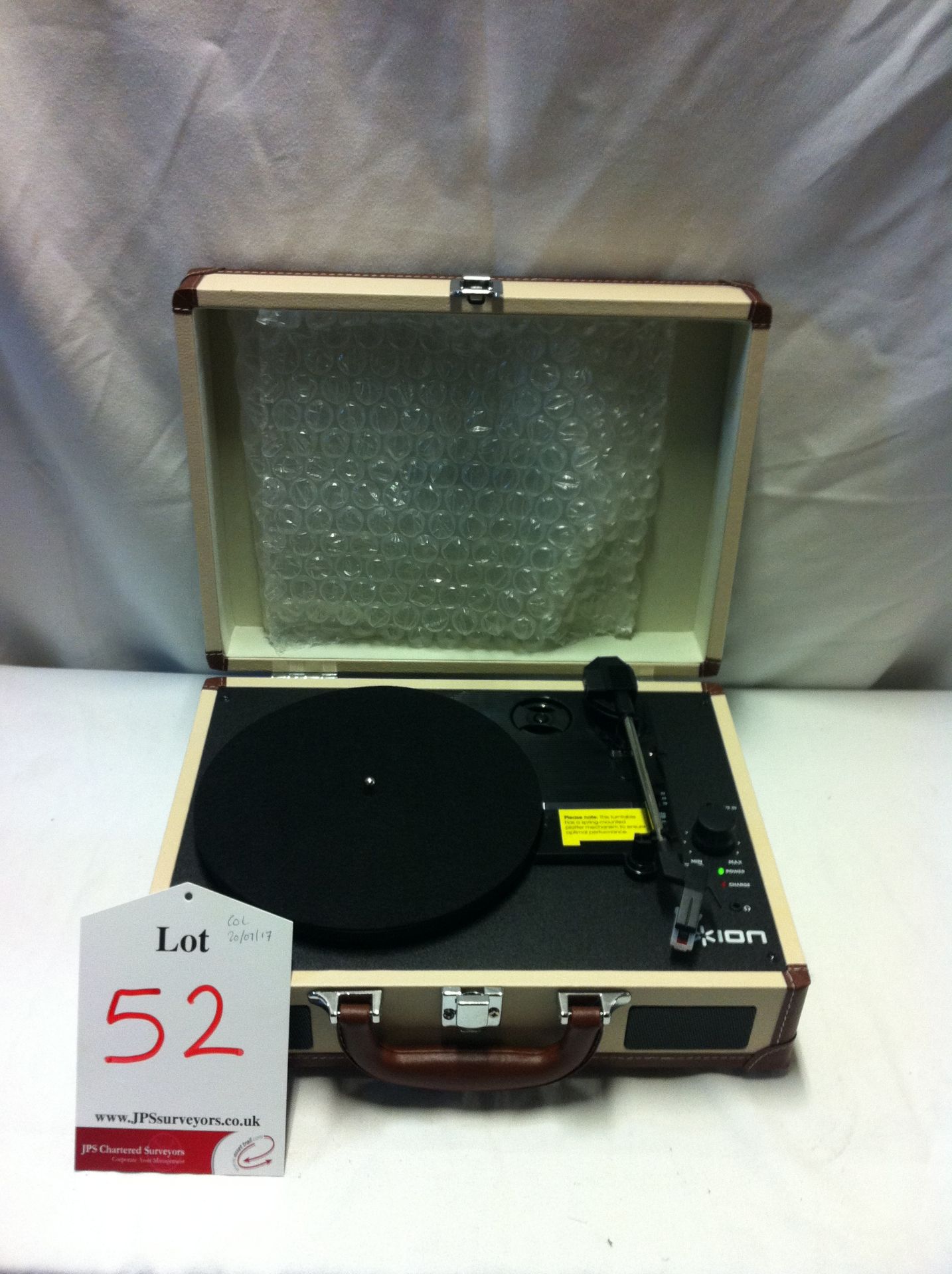 ION Vinyl Motion Deluxe Portable Suitcase Turntable. - Image 2 of 2