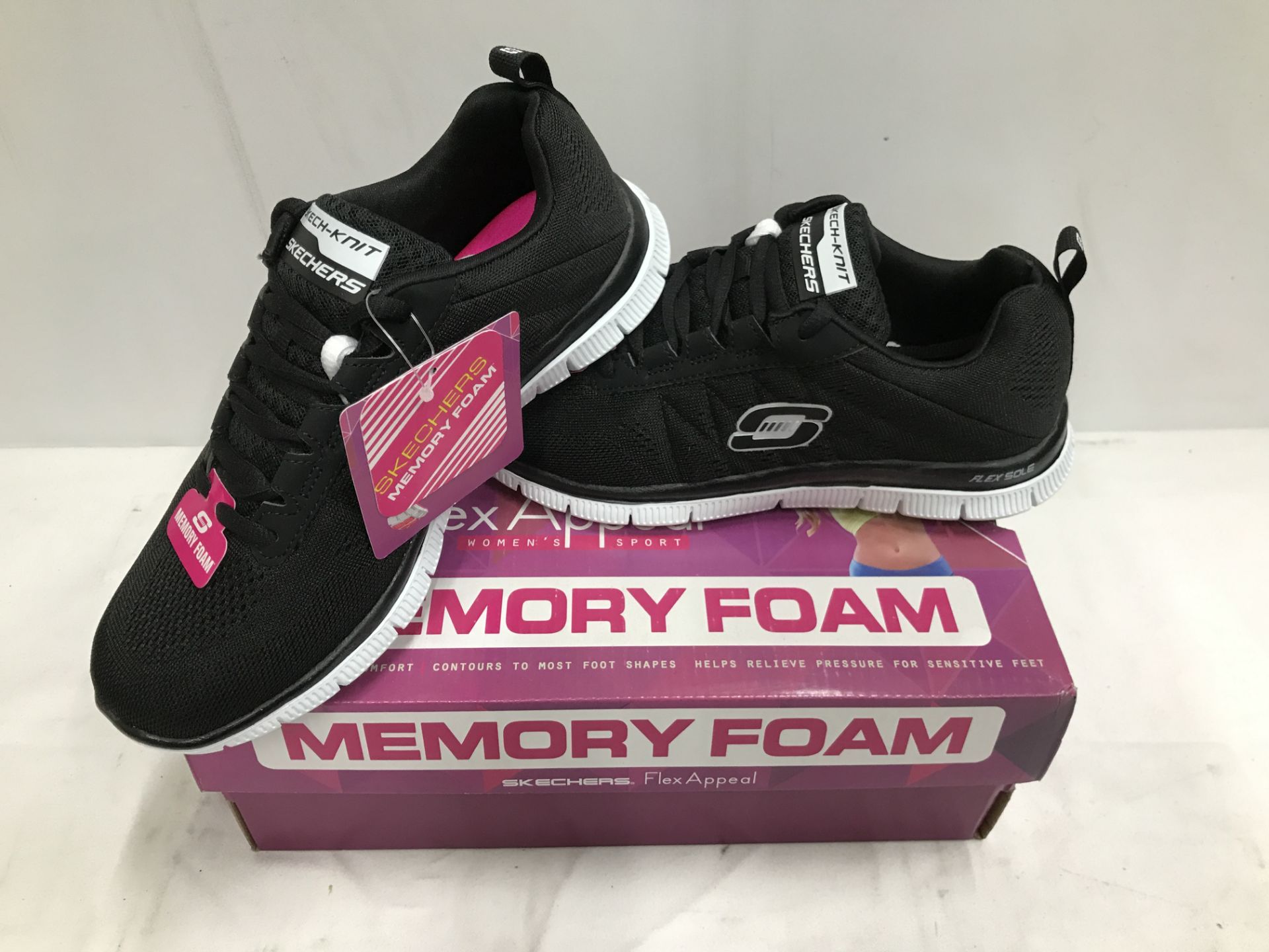 19 x Pairs of Womens/Girls Skechers - Image 4 of 9