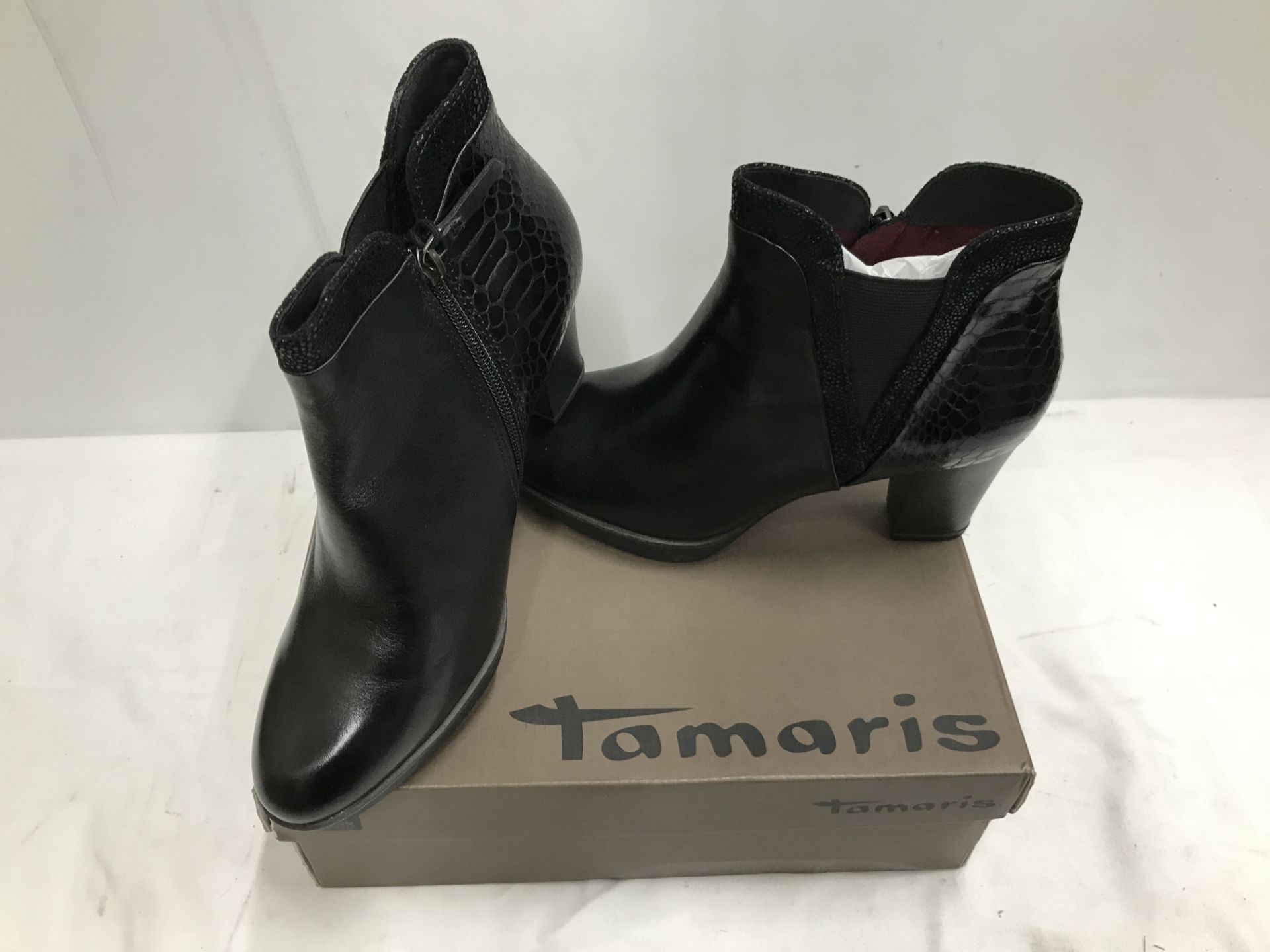 7 x Pairs of Tamaris Ladies Shoes - Image 5 of 7