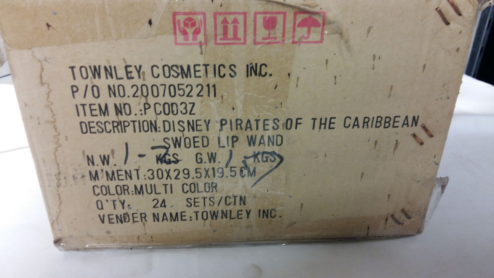 864 x Disney "Pirates of the Caribbean" Lipstick sword wand - Image 3 of 3