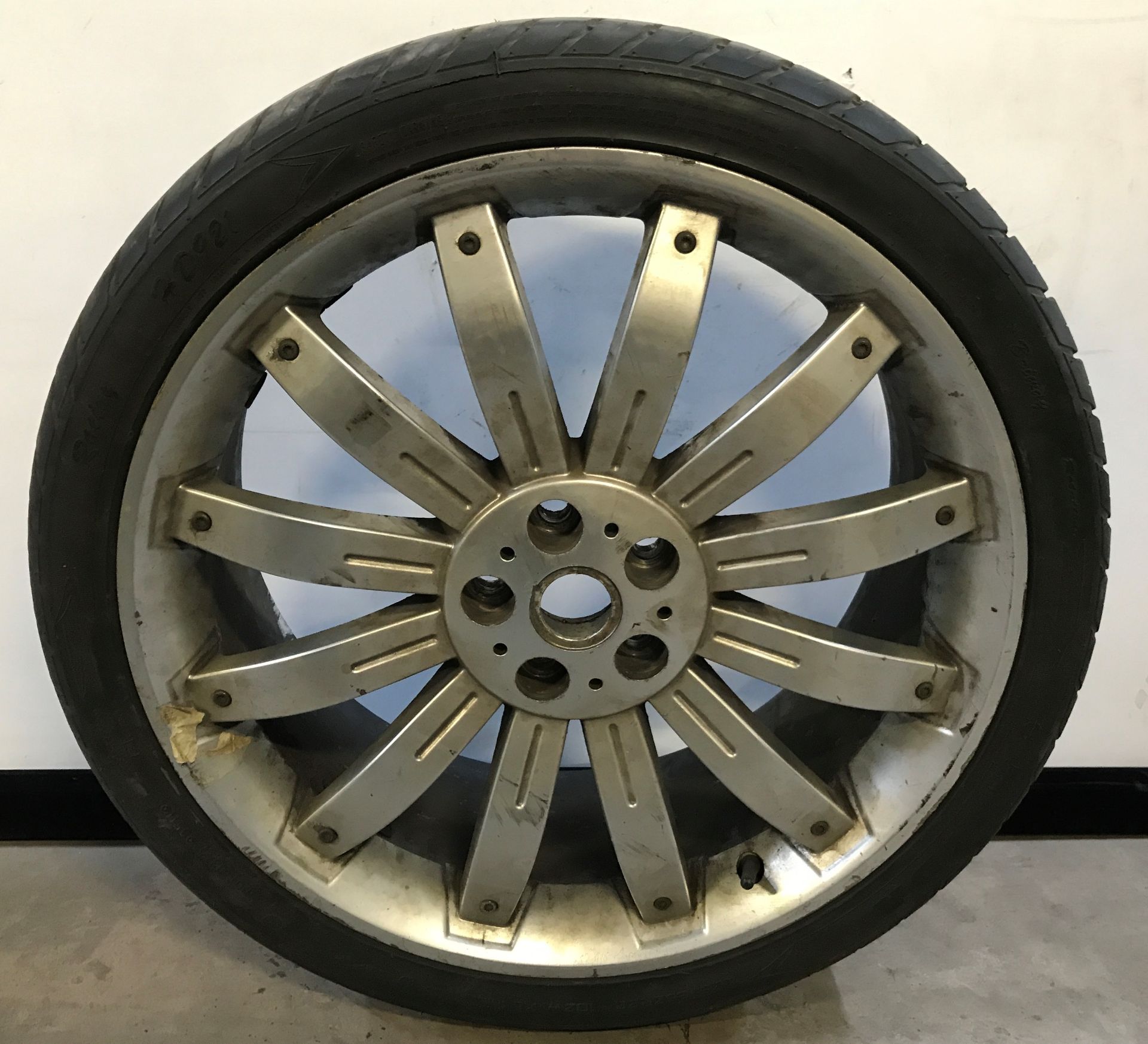 Full Set of 22" Part Worn Wheels - Image 2 of 2