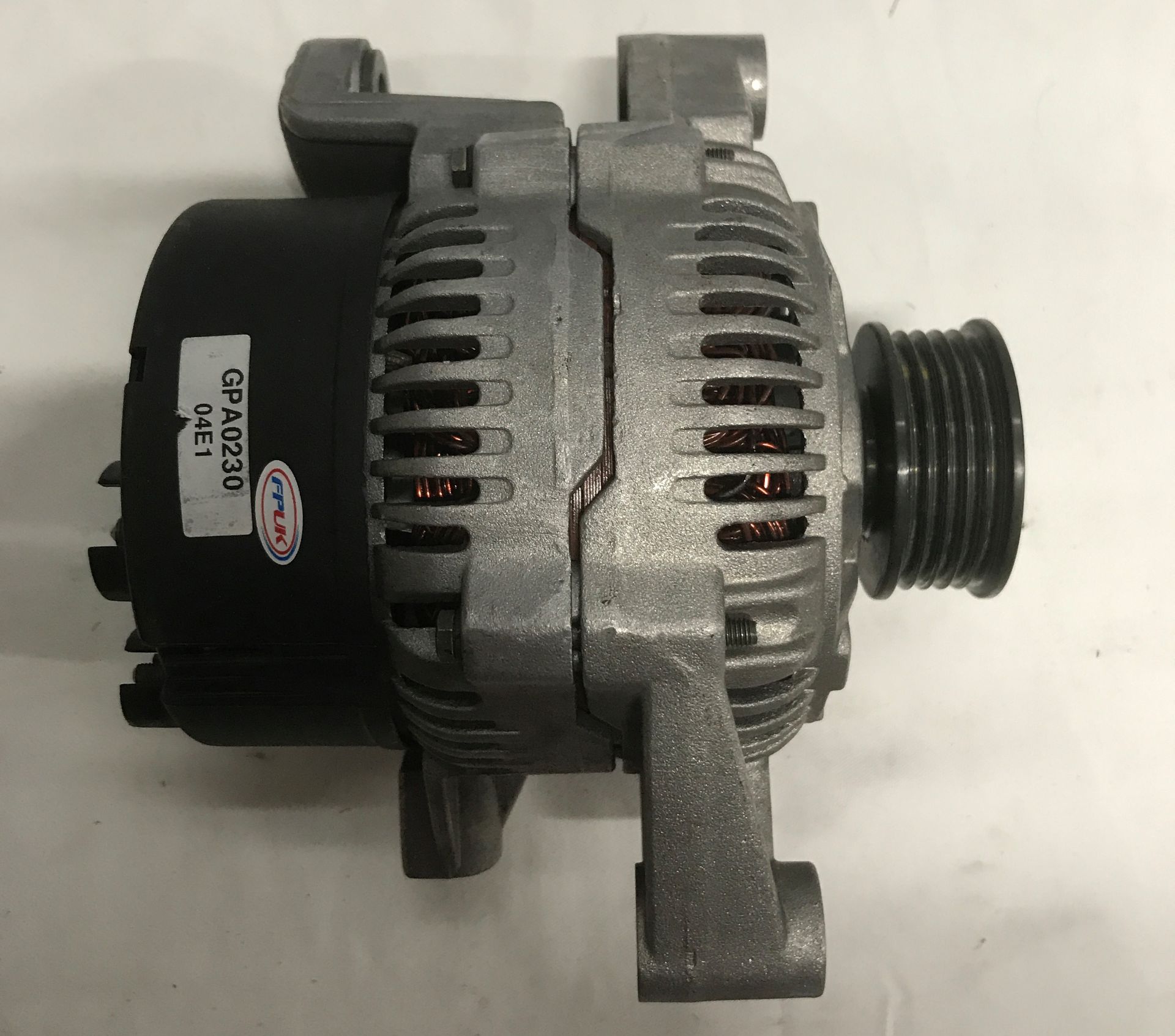 2 x Lucas Alternators LRB00404