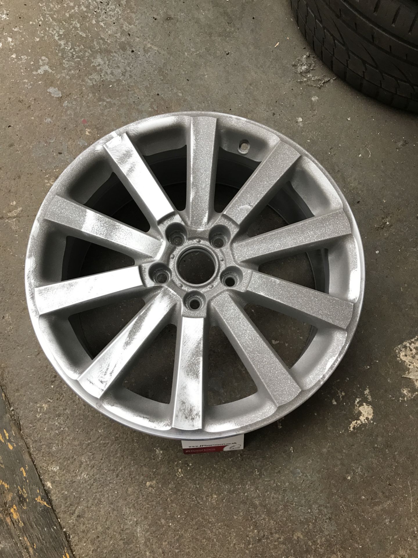 Volkswagen Tovian 18" Alloy - Image 2 of 3