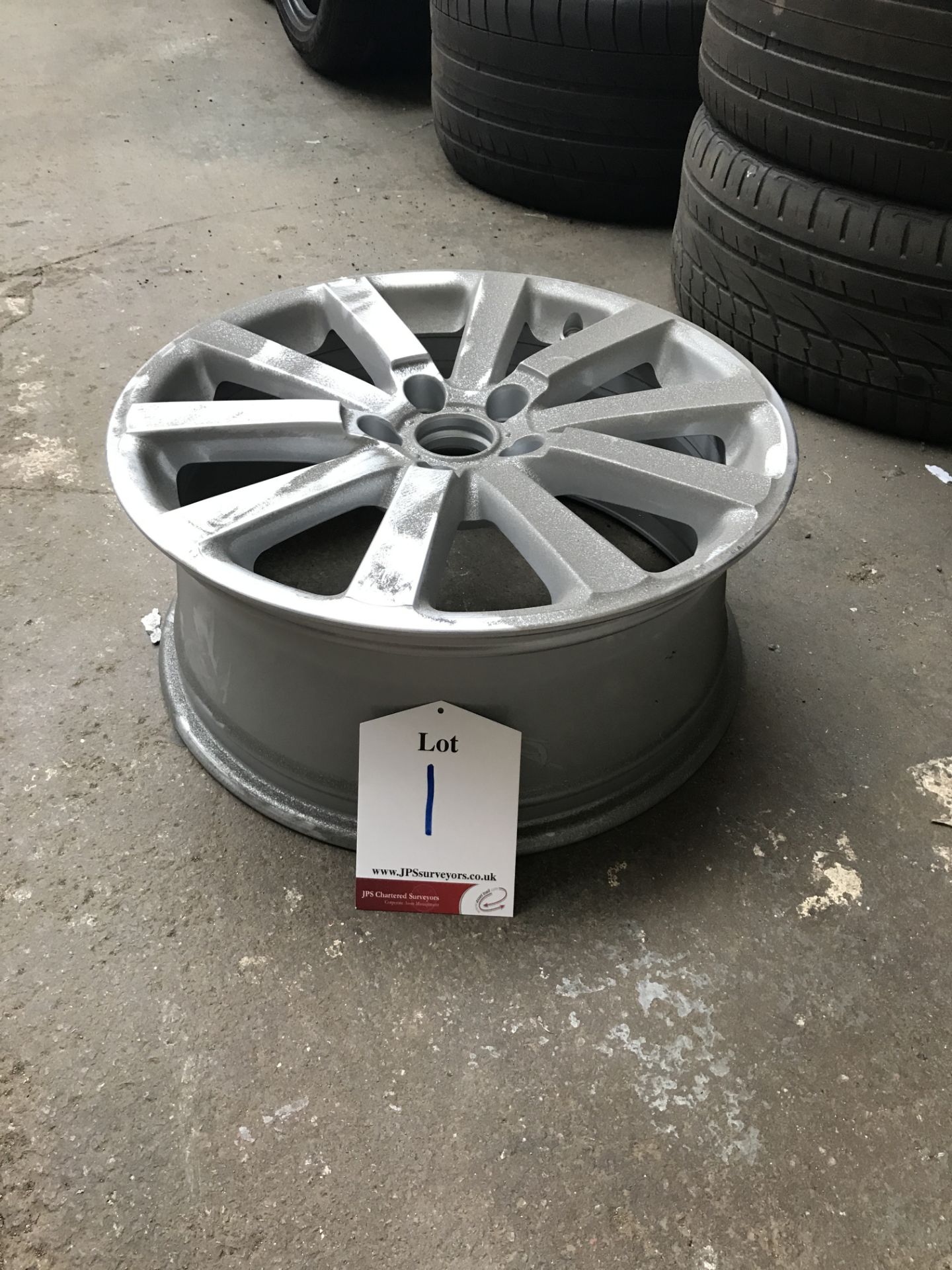 Volkswagen Tovian 18" Alloy