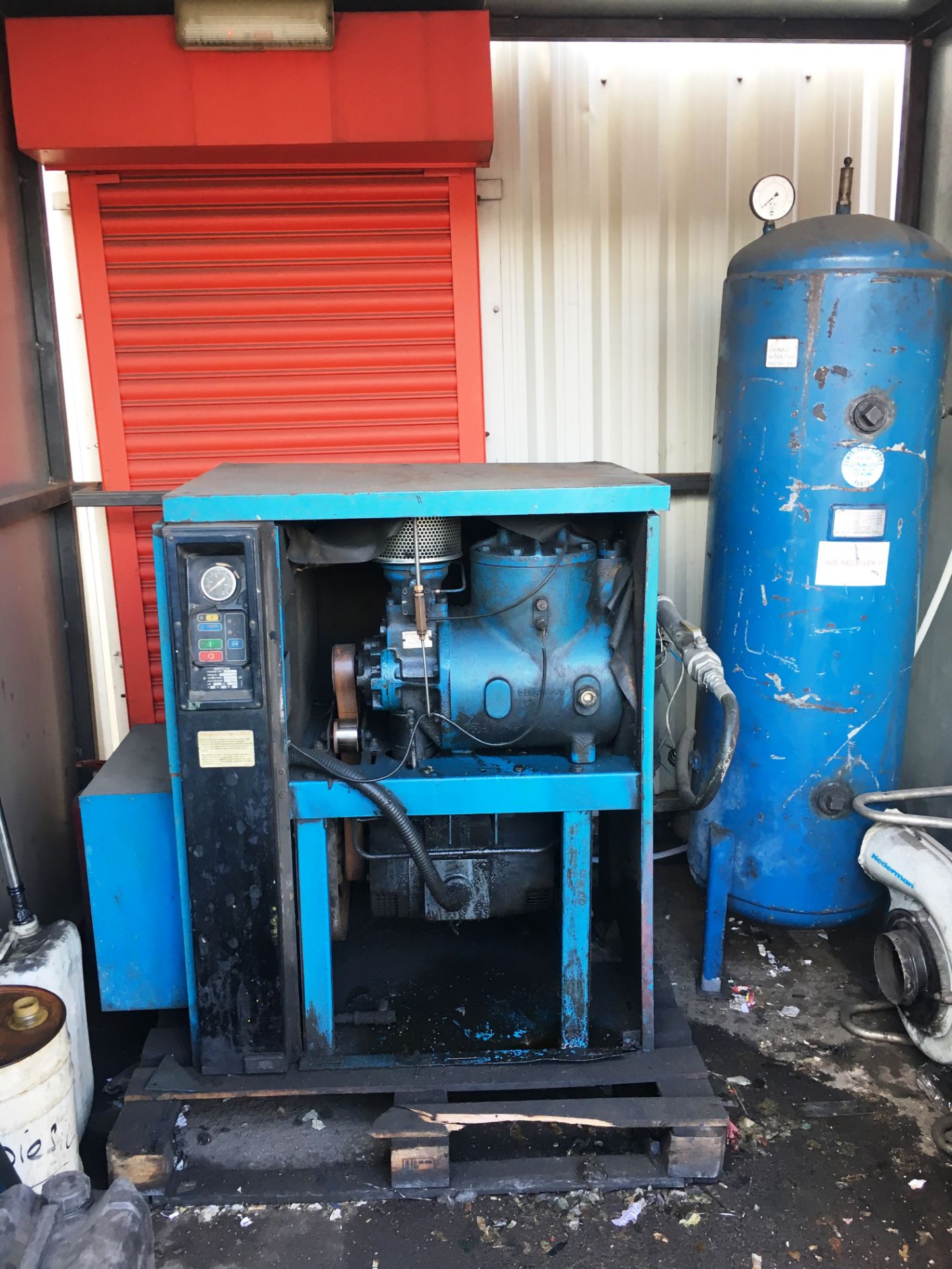 Compressor w/ 340L Vertical Air Receiver Tank - Image 2 of 7