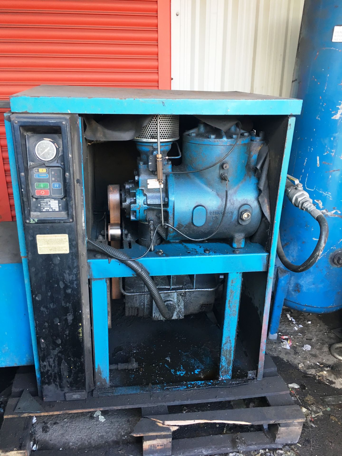 Compressor w/ 340L Vertical Air Receiver Tank - Image 6 of 7