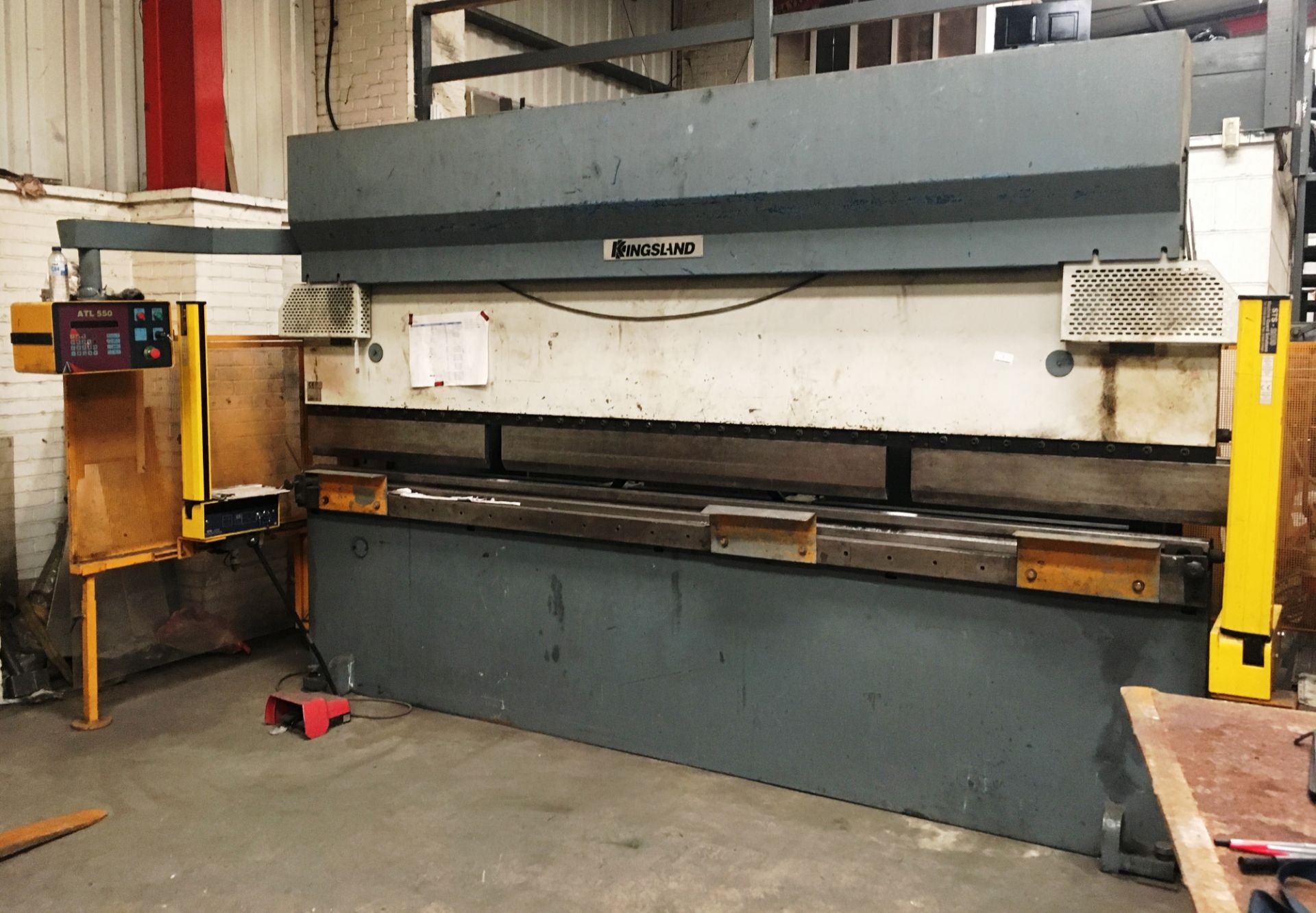 Kingsland KPT 36150 150 Ton Pressbrake w/ Extra Set of Tooling & Machine Safety Guards