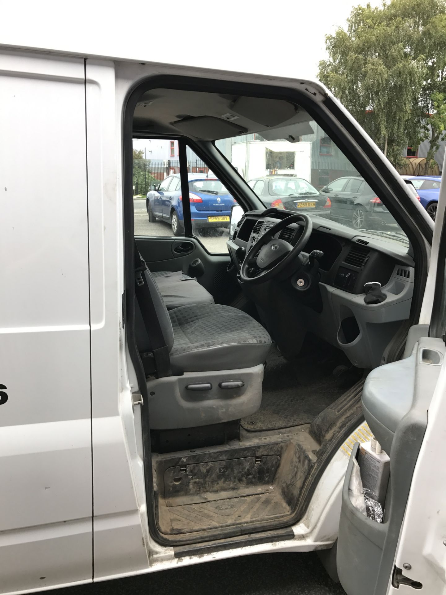 Ford Transit 100 T260 FWD Diesel Van - Image 8 of 11