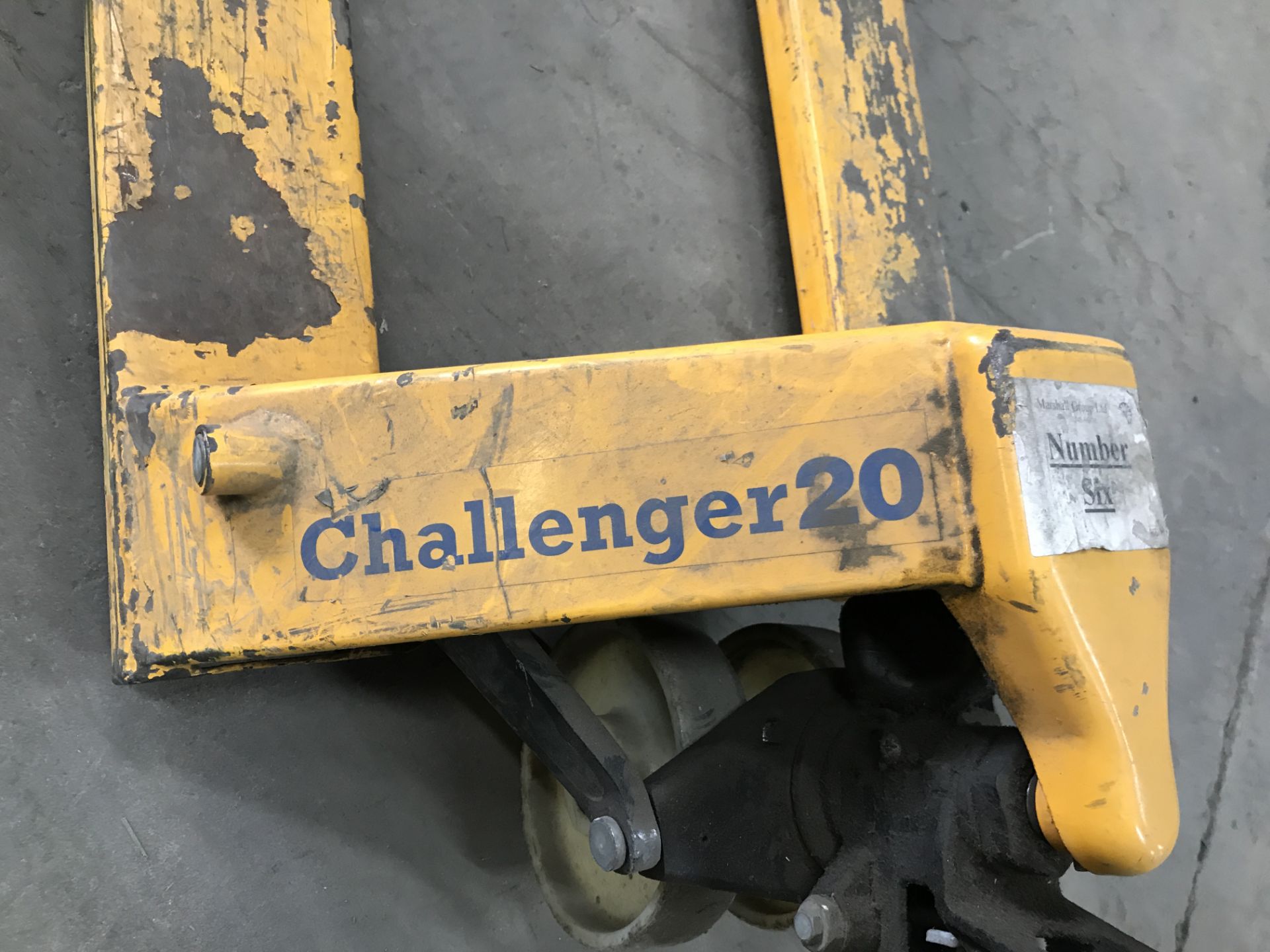 Challenger 20 Hand Hydraulic Pallet Truck - Image 2 of 2