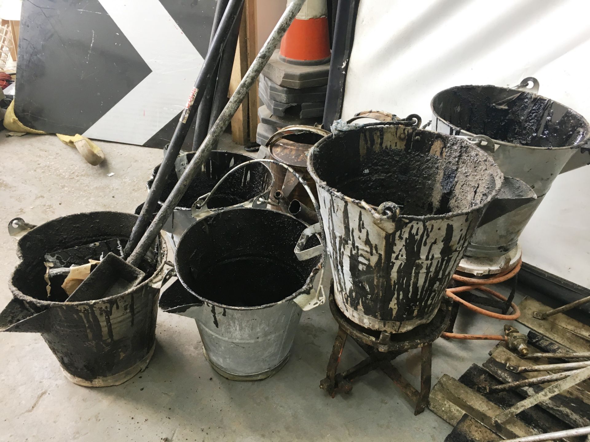 Quantity of Hand Tools - Various Brushes & Buckets - Image 3 of 5