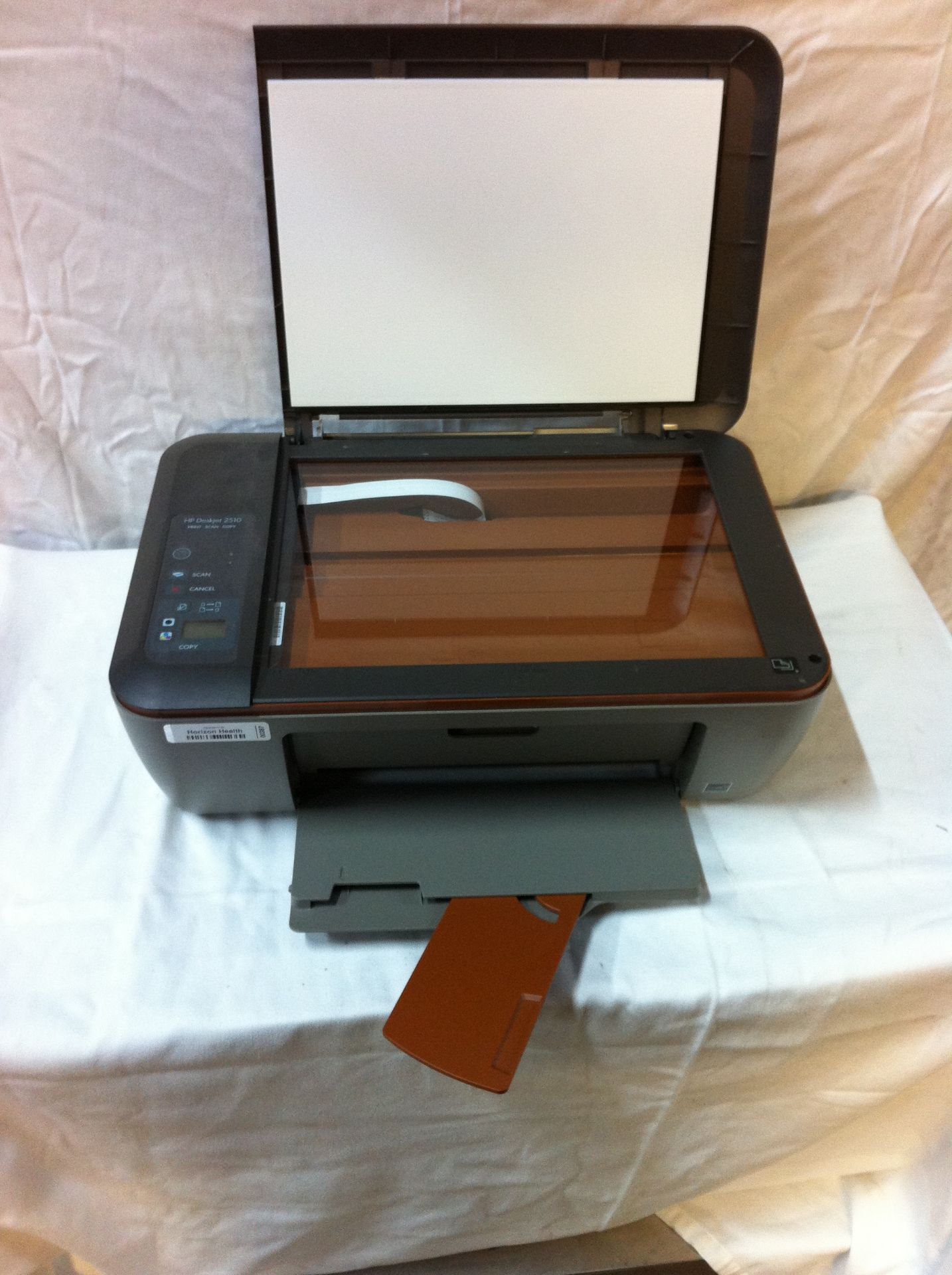 Epson Stylus D38x00 Printer/Scanner/Copier and HP Deskjet 2510 All in one Printer. - Image 2 of 6