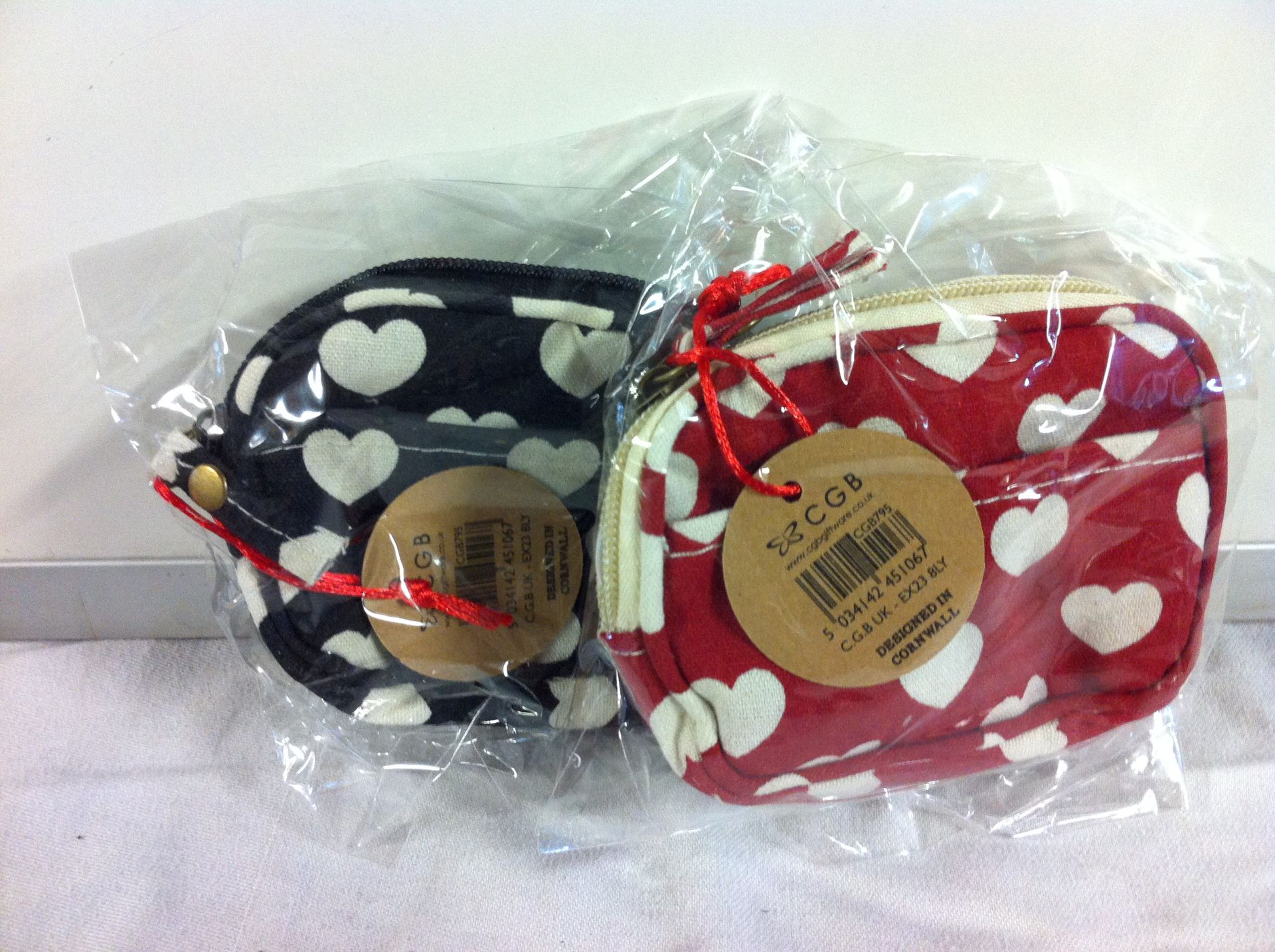 492 X Heart Red/Black Purse/Pencil/Make-Up Case/Coin Wallet/Bags RRP£ 2,435.40 - Image 5 of 9