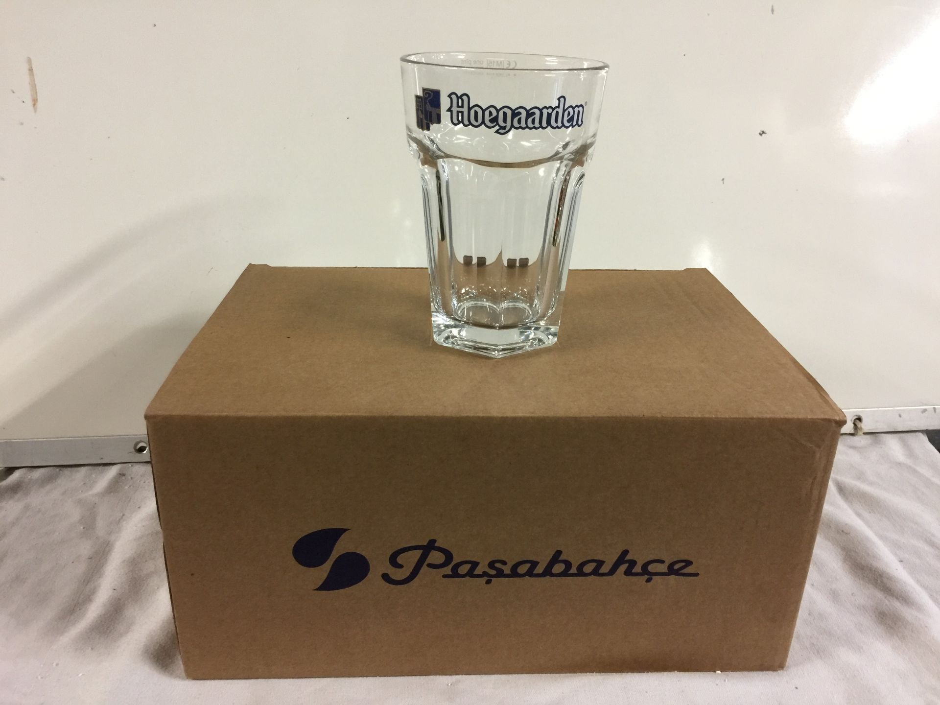 50 X Hoegaarden Pint Glasses