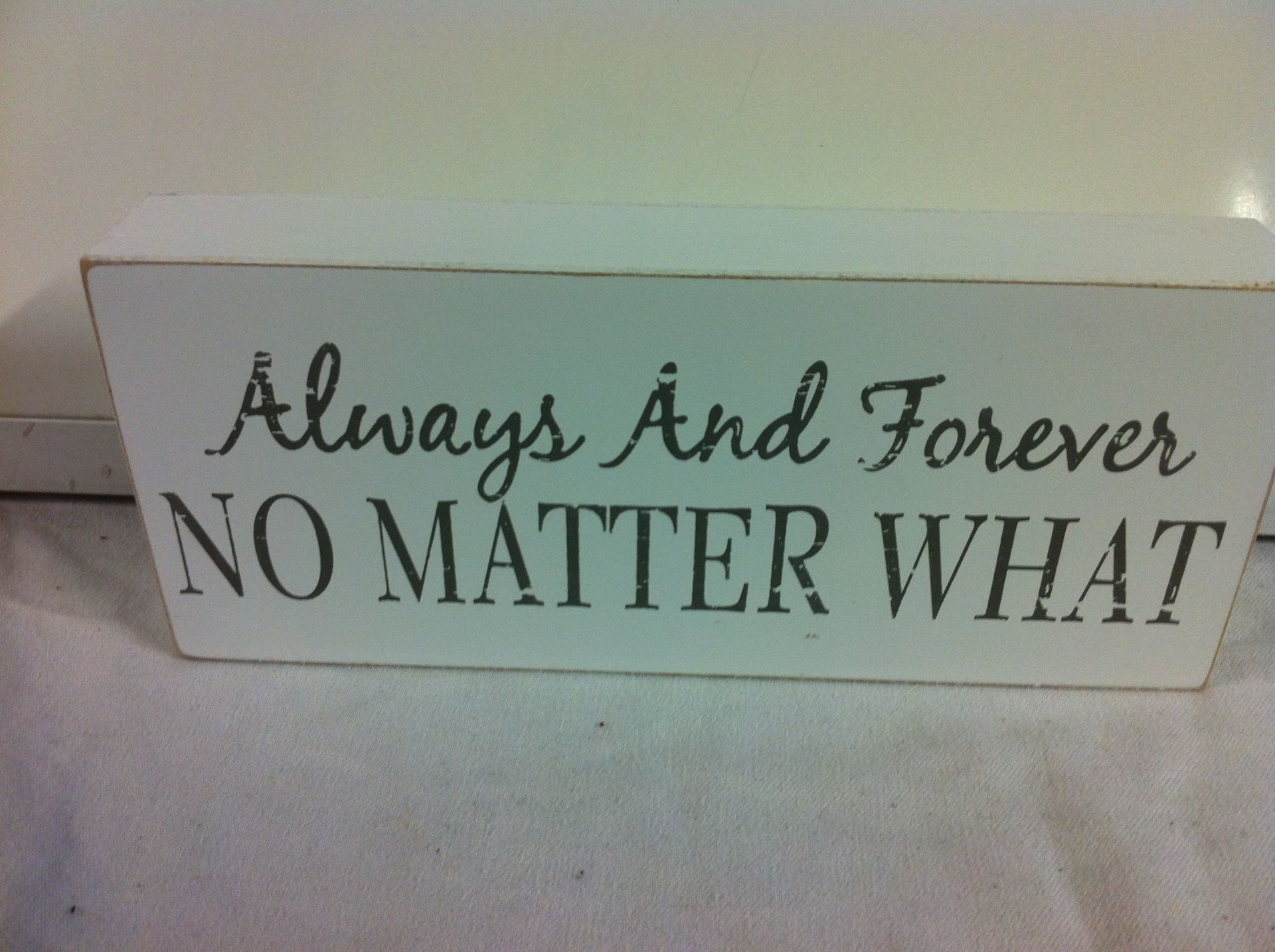 182 X HANGING SIGNS, PLAQUES, SLOGAN PLAQUES, ETC. RRP £ 608.30 - Image 5 of 5