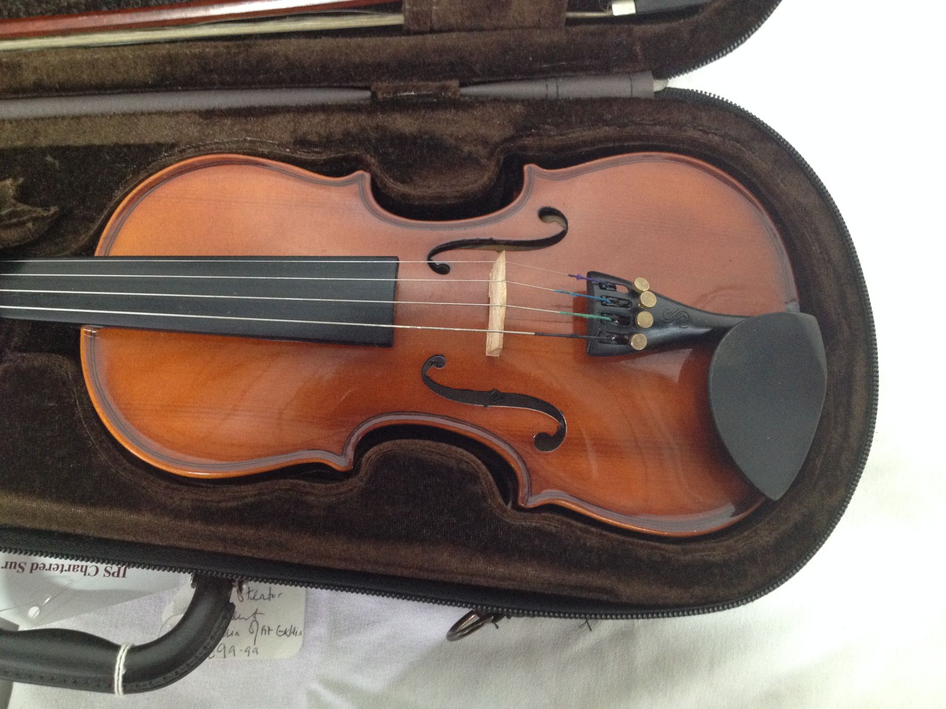 Stentor 4 String Classic Student Violin with Bow and Hard Case - Image 3 of 5