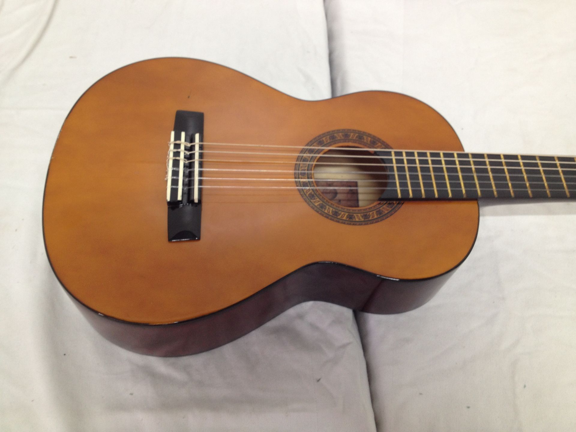 Ex Display Valencia CG 160 1/4 size classical acoustic Guitar 3103/F - Image 2 of 3