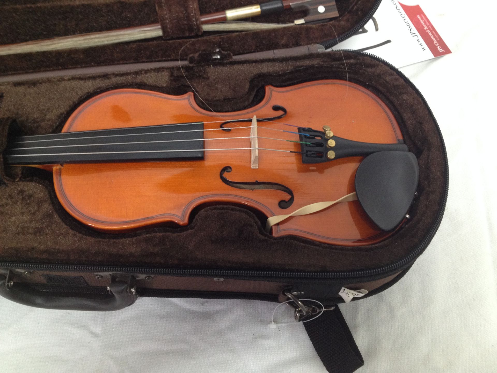 Stentor 4 String Classic Student Violin with Bow and Hard Case - Image 3 of 5