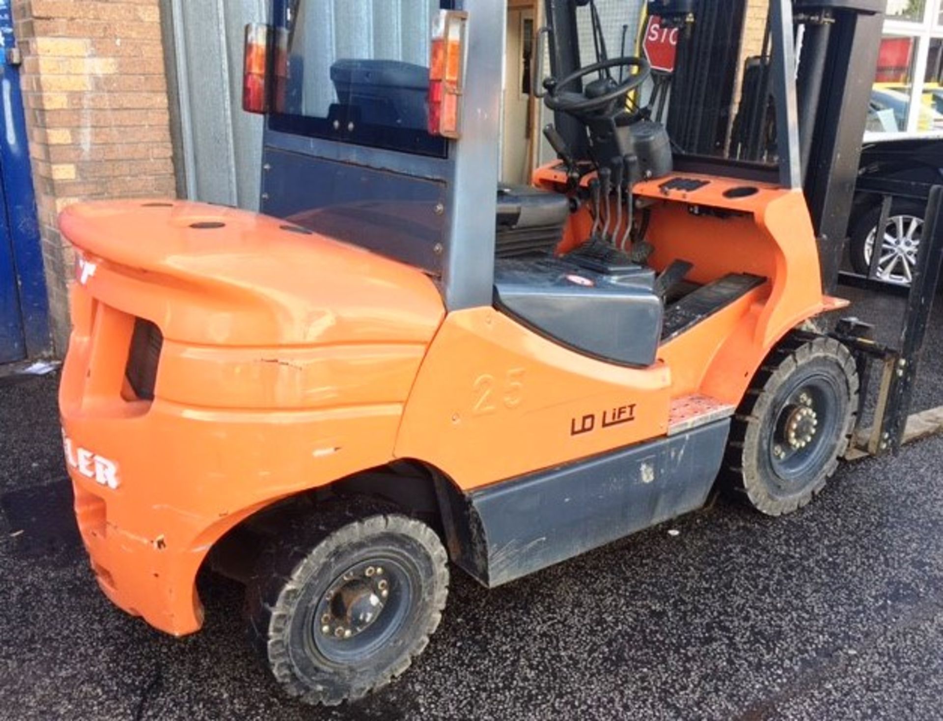 Feeler FD25 2.5T Diesel Forklift Truck - YOM: 2014 - Image 13 of 18