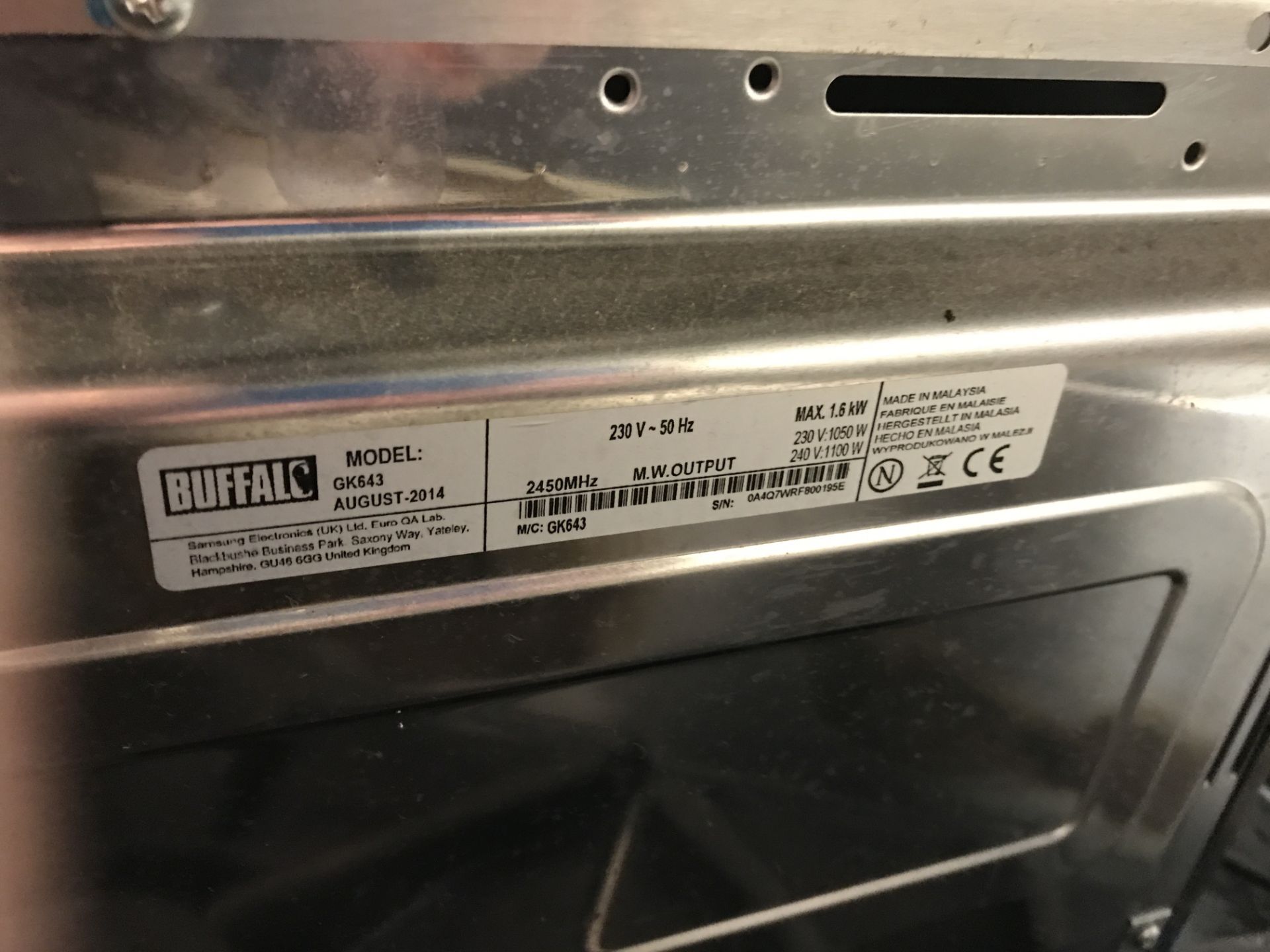 Buffalo 1.6kW GK643 commercial microwave oven - Image 3 of 3