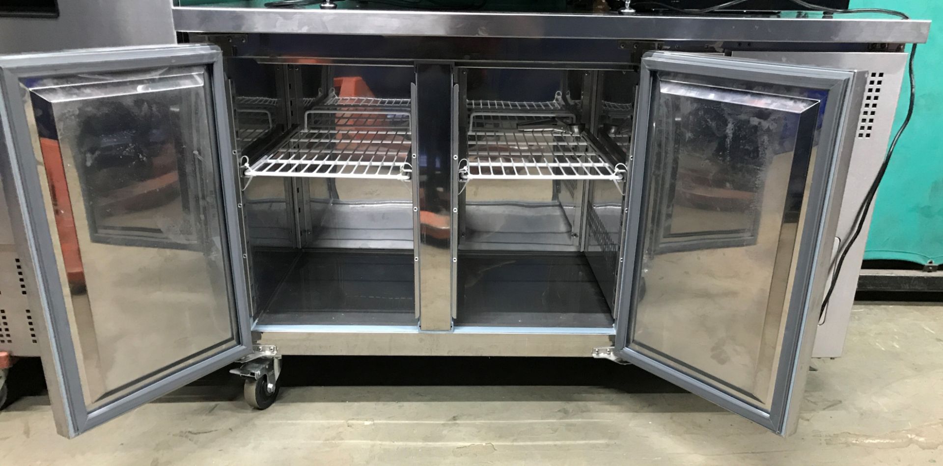 Polar Refrigeration Under-Counter 3 Door Freezer Unit - Image 2 of 3