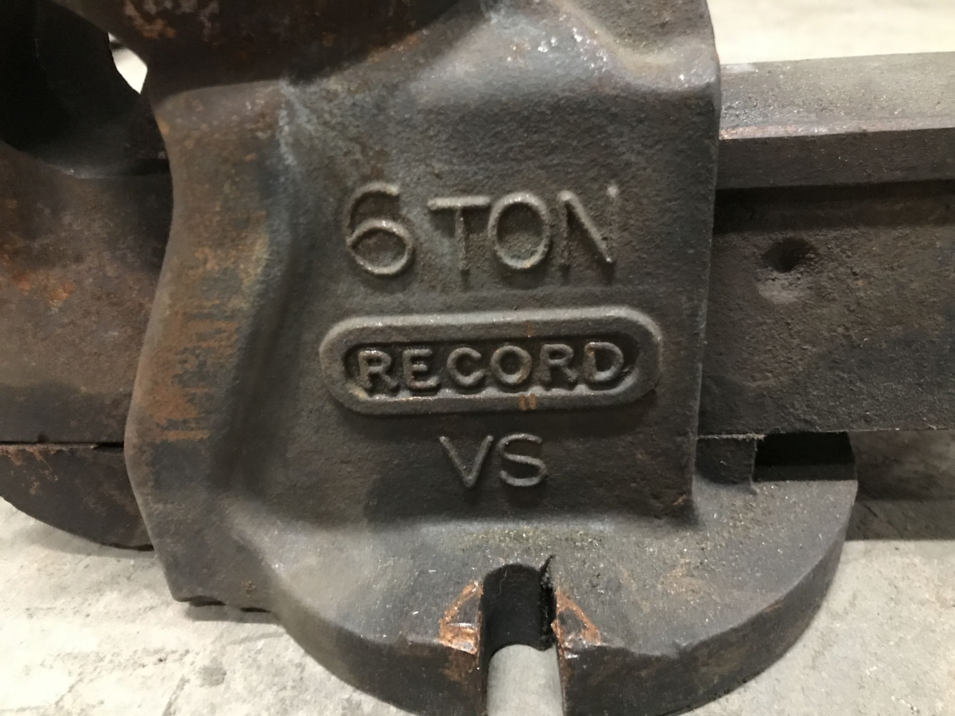 Record 6 Tonne Metal Vice - Image 3 of 3