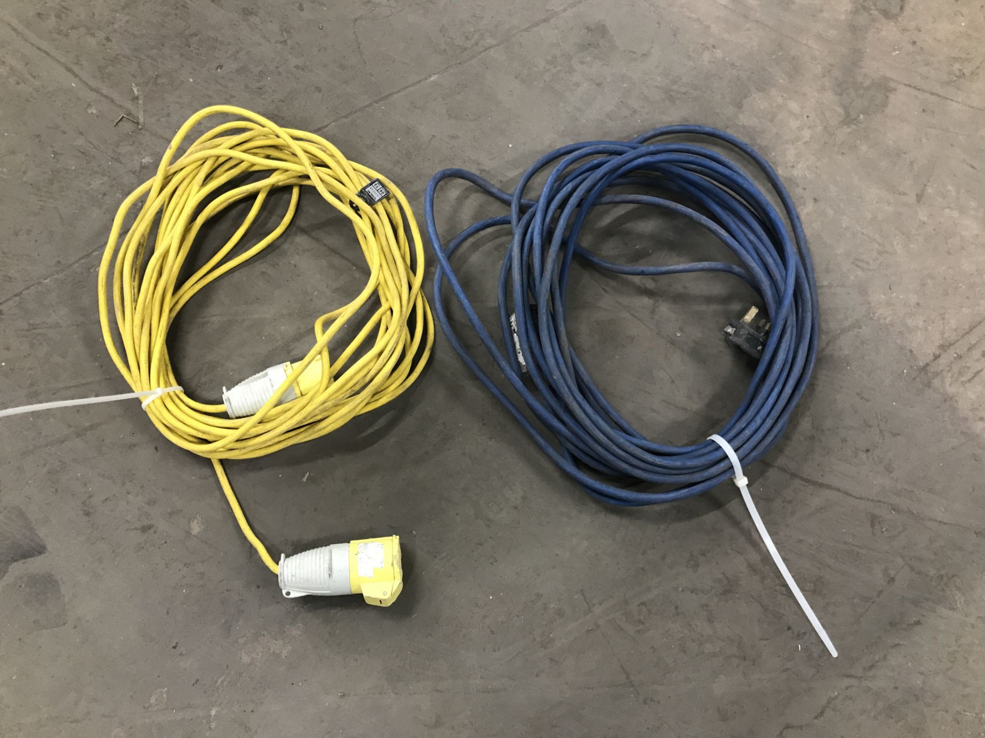 10 x Various Electric Extension Cables