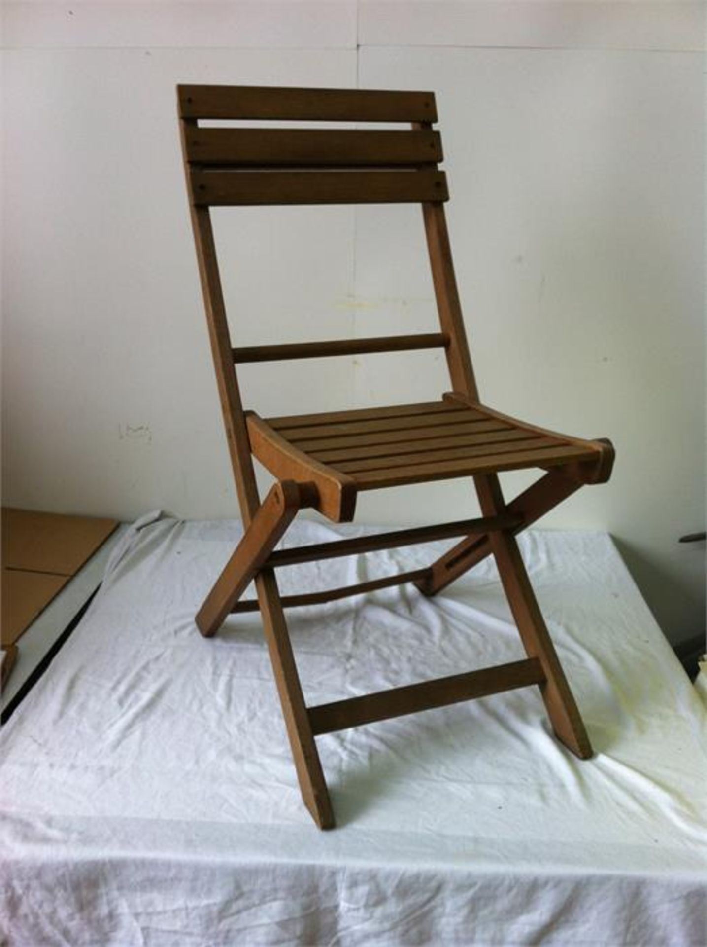 3 x Wooden foldaway chairs - Image 2 of 2