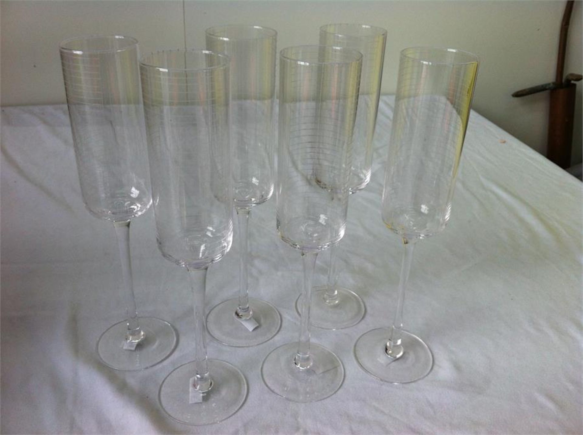 60 x White/red wine/champagne/liquor glasses - Image 5 of 7