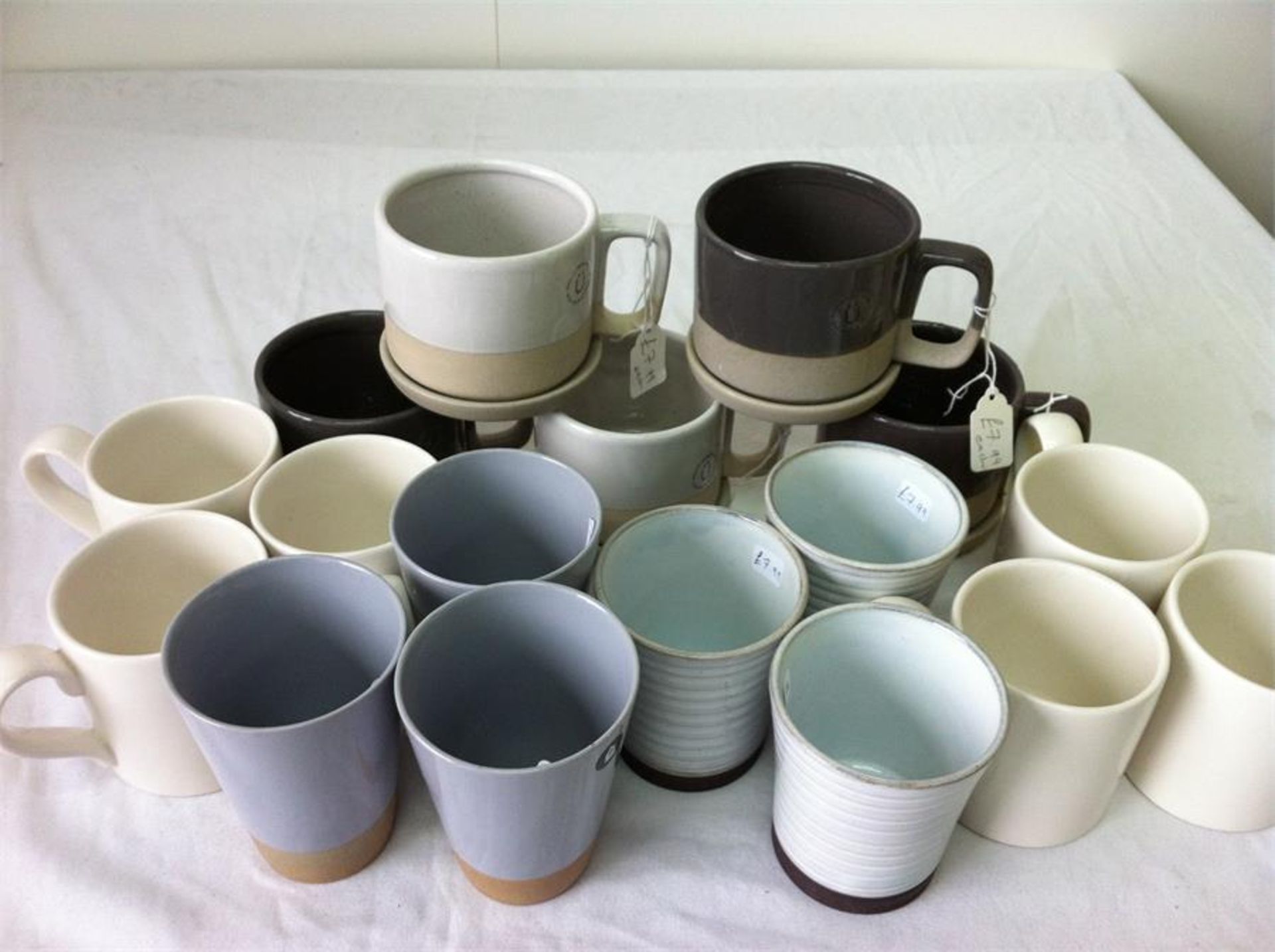 Tea/coffee/sugar caddies - various colours; 3 x large/4 x small teapots, 6 x boxes espresso cups/sau - Image 6 of 7