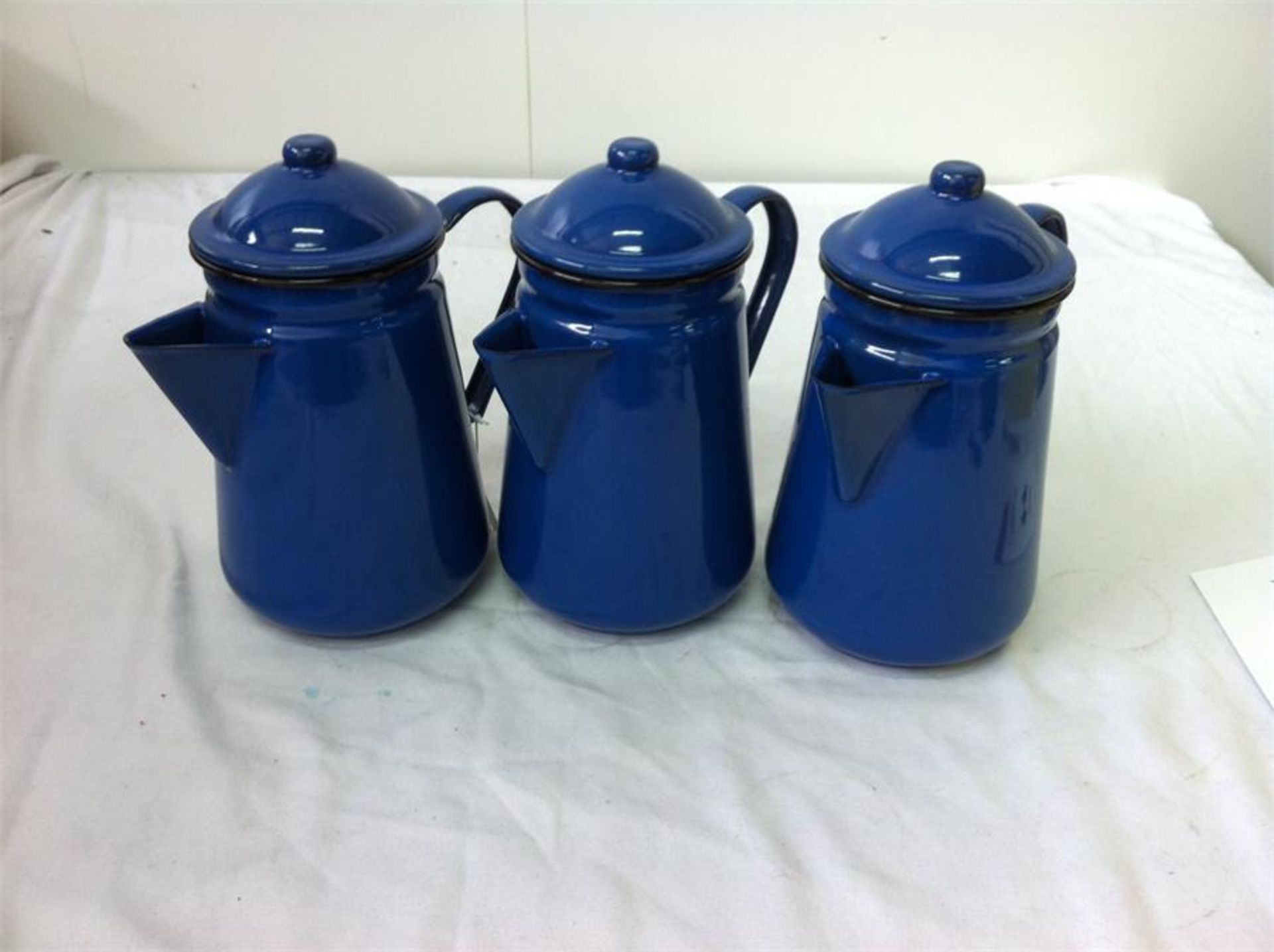 20 small and 6 large ceramic teapots, 3 blue enamel coated coffee pots, 3 white ceramic jugs - Image 2 of 6