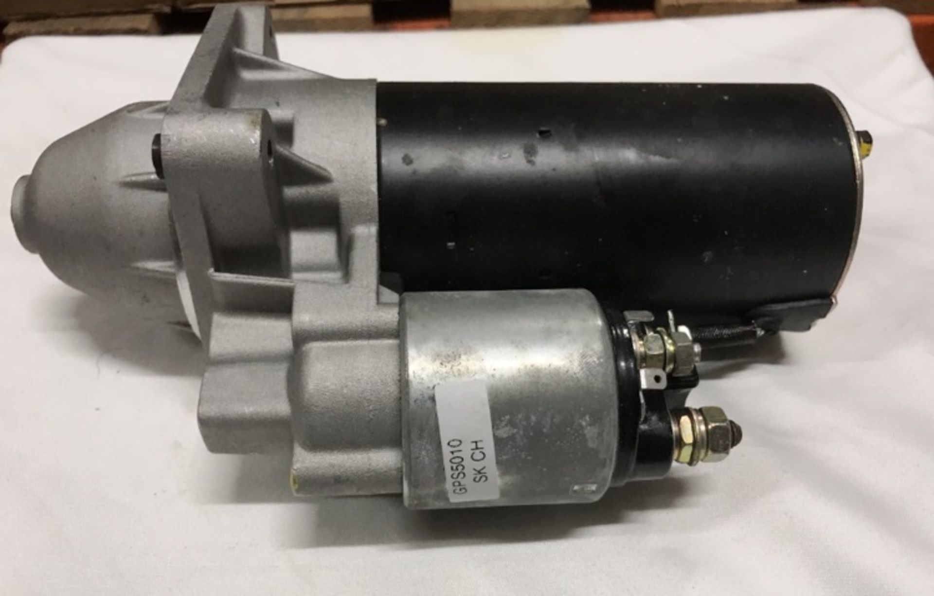 Approximately 304 x Various Starter Motors & Alternators w/ Various Pulleys - Image 38 of 39