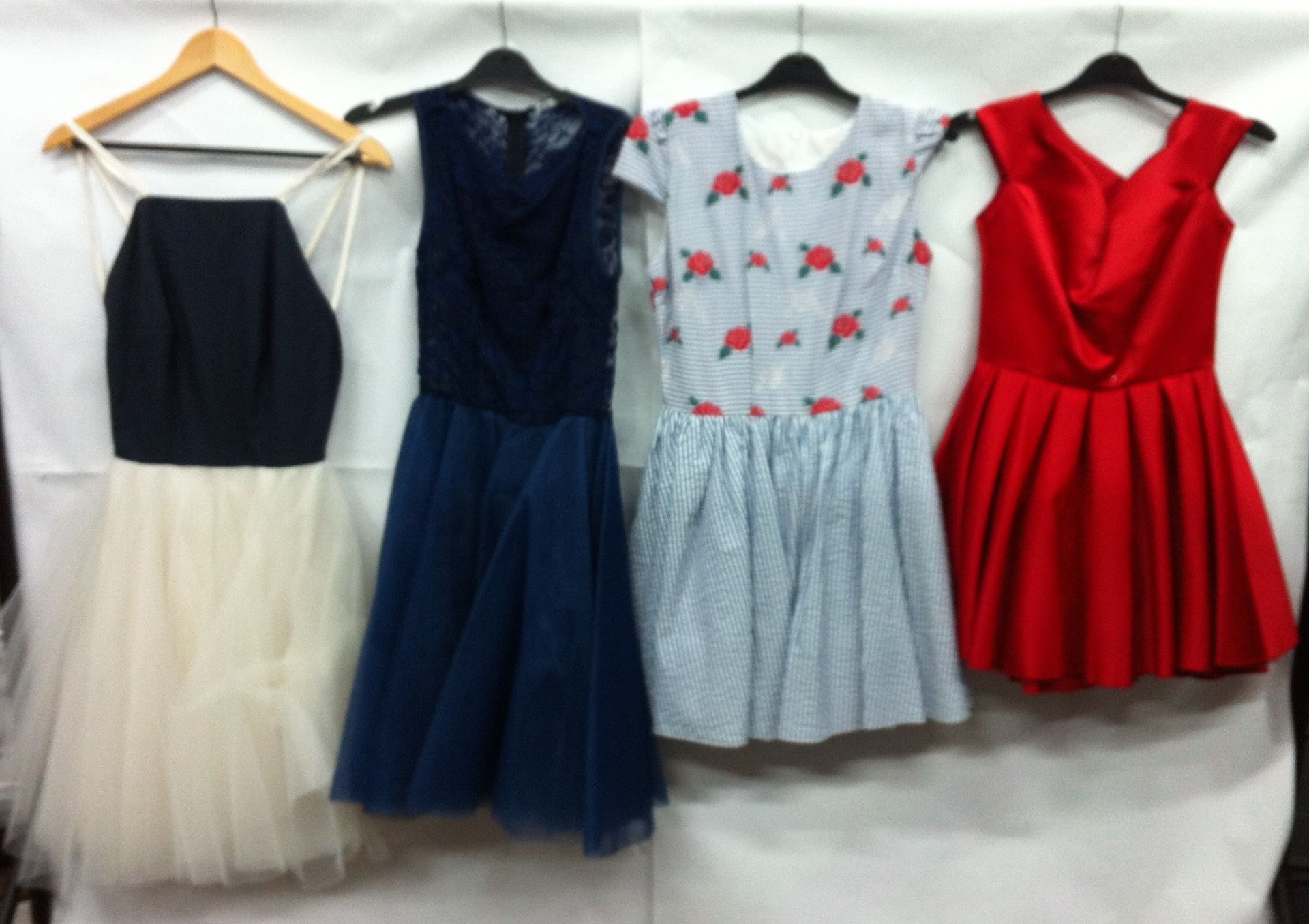 25 x Mixed Style Dresses - Image 2 of 4