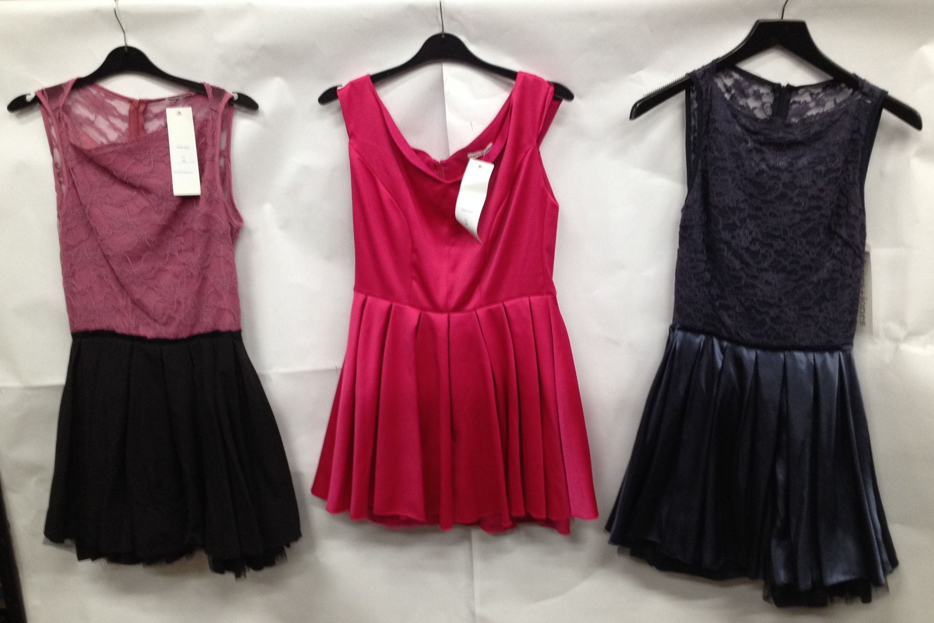 25 x Mixed Style Dresses - Image 3 of 7