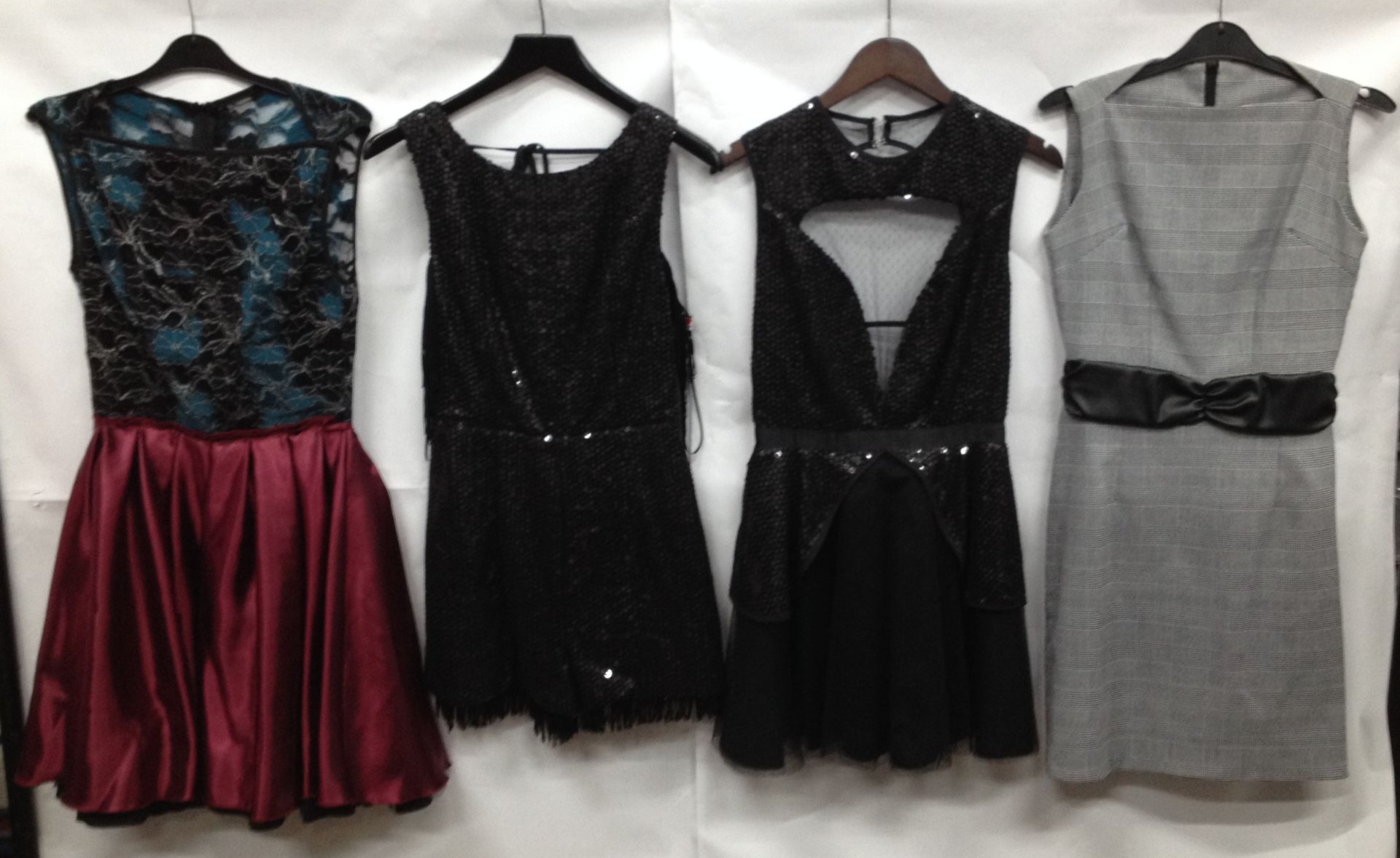 26 x Mixed Style Dresses - Image 3 of 6