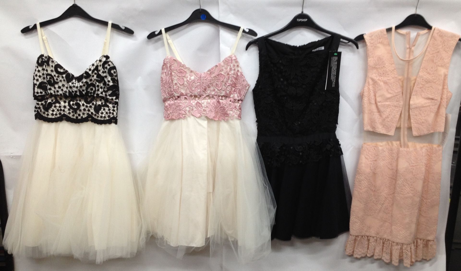 25 x Mixed Style Dresses - Image 4 of 5