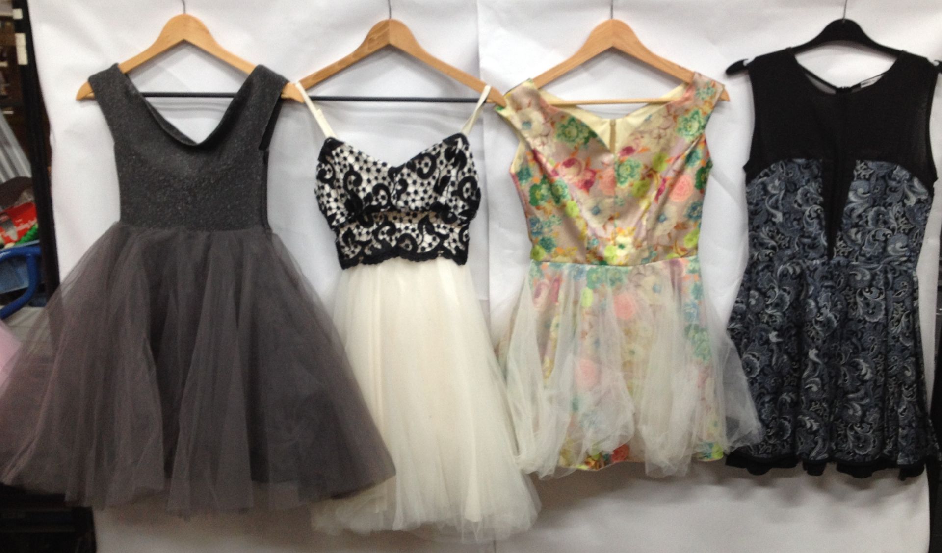 24 x Mixed Style Dresses - Image 3 of 6