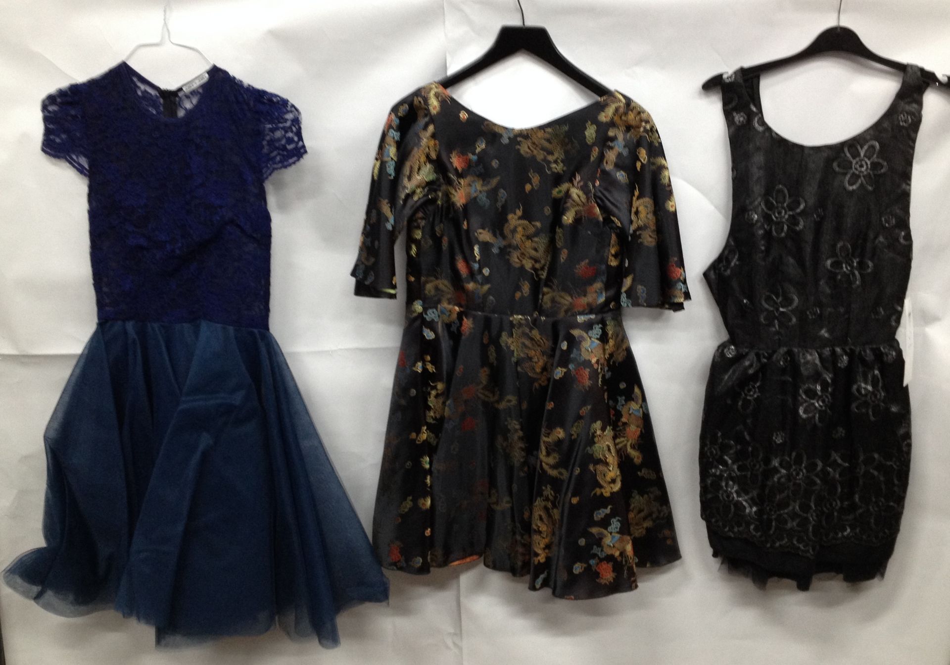 25 x Mixed Style Dresses - Image 3 of 7