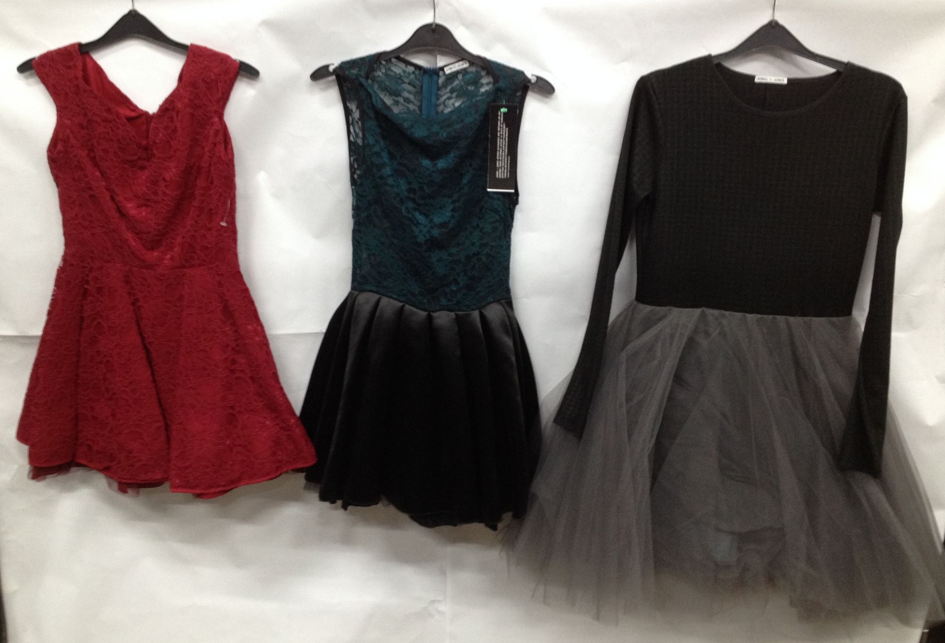 25 x Mixed Ladies Dresses