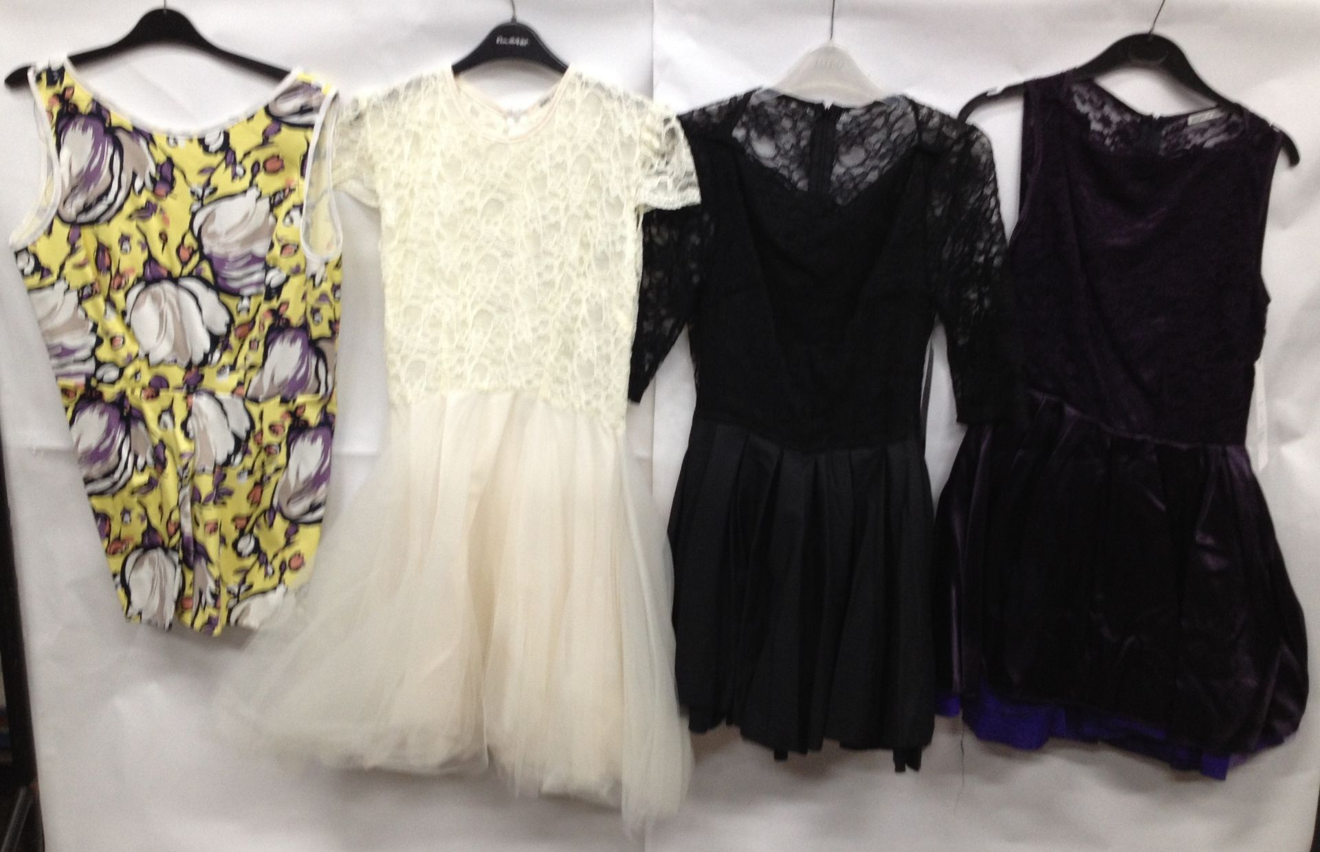 25 x Mixed Style Dresses - Image 3 of 3