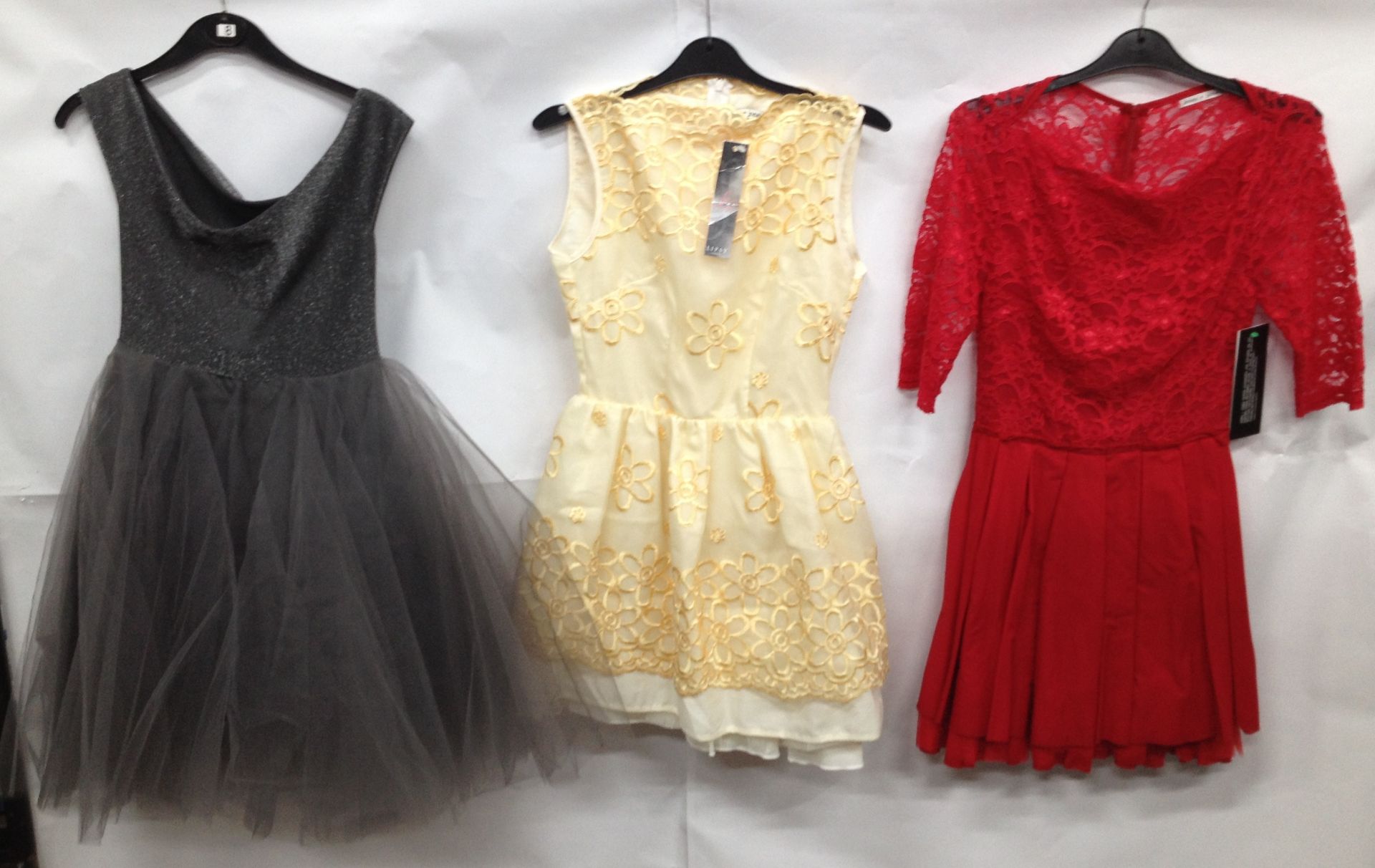 25 x Mixed Style Dresses - Image 2 of 4