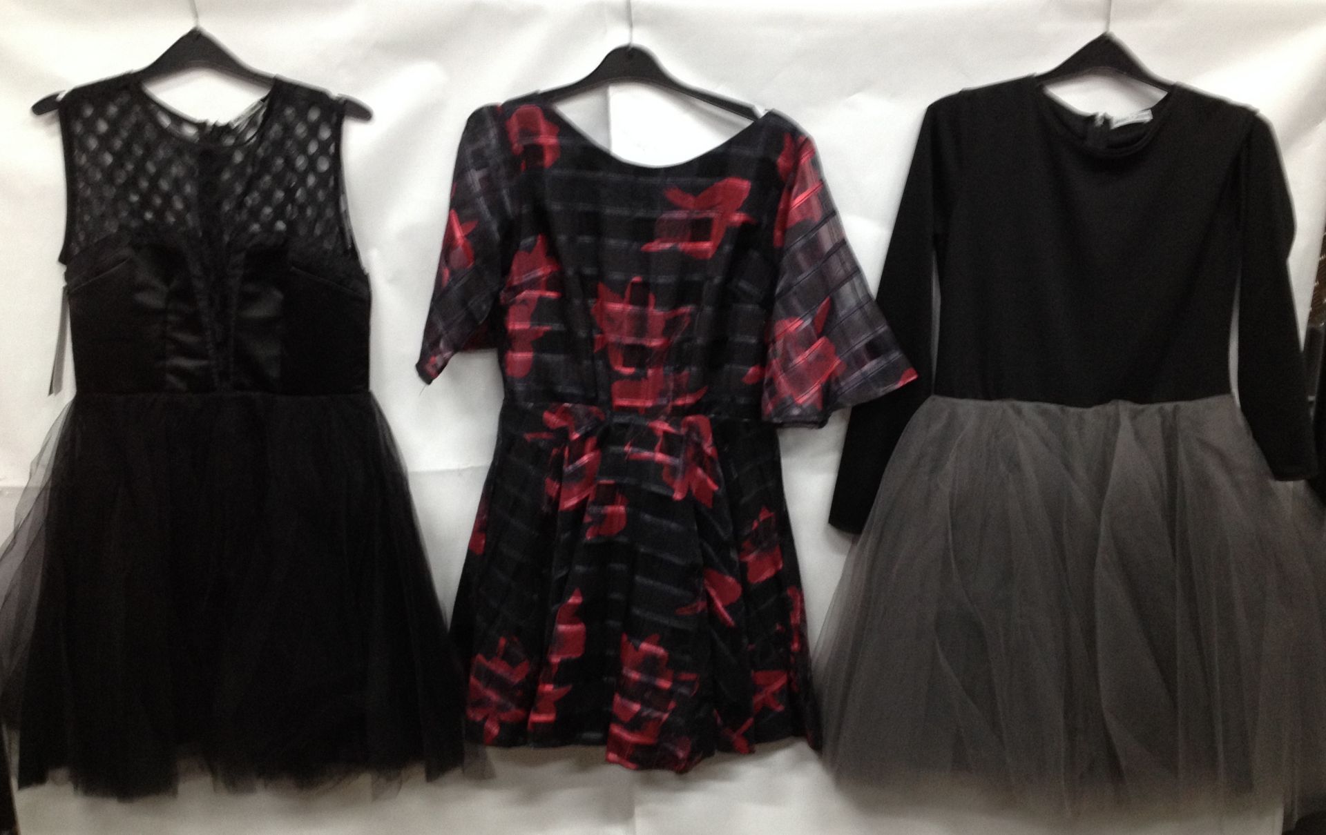 25 x Mixed Style Dresses - Image 3 of 8