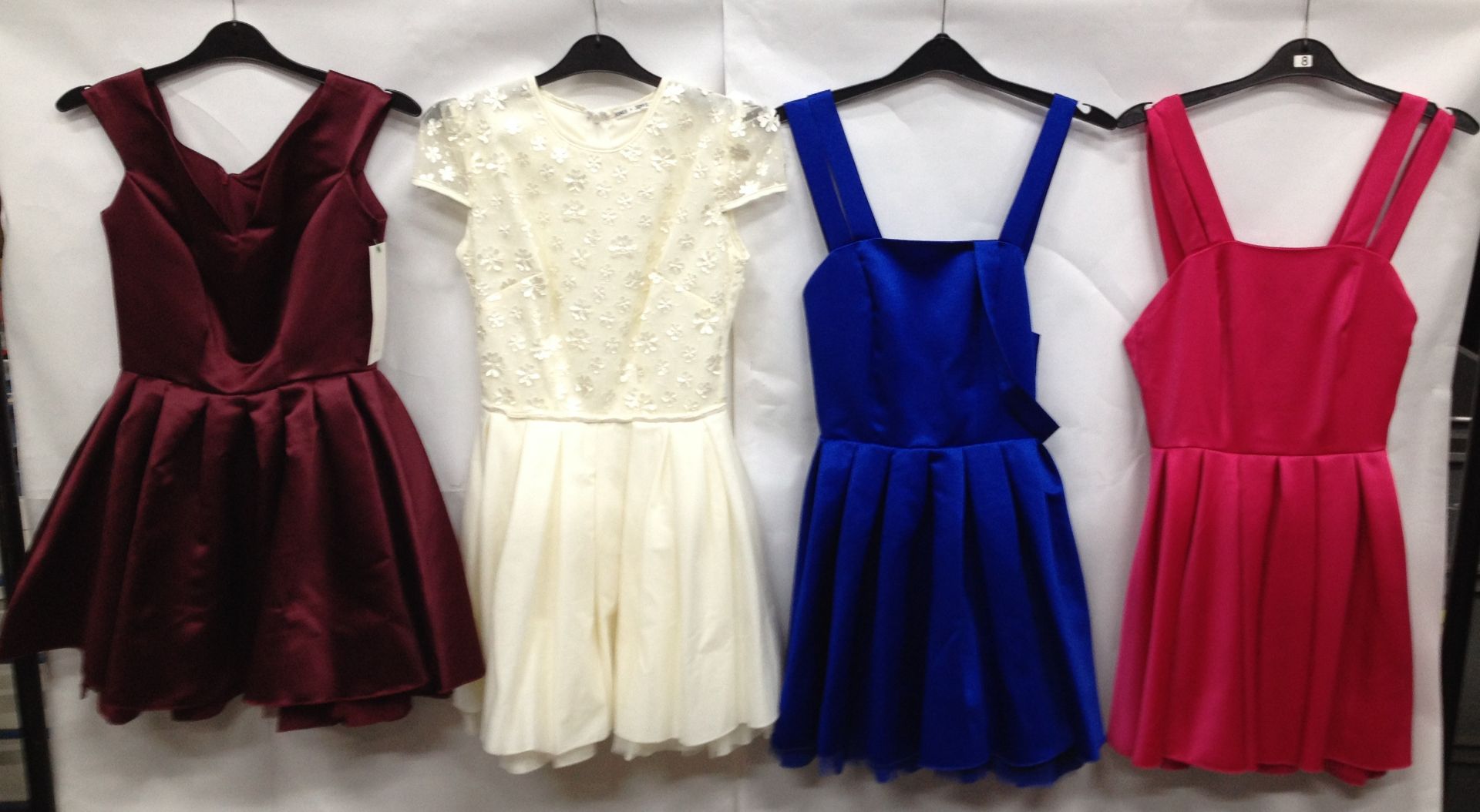 25 x Mixed Style Dresses - Image 3 of 4