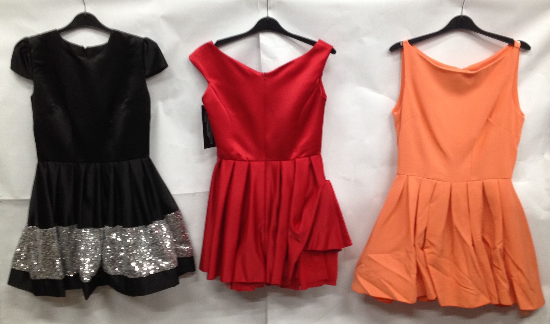 25 x Mixed Style Dresses - Image 2 of 8