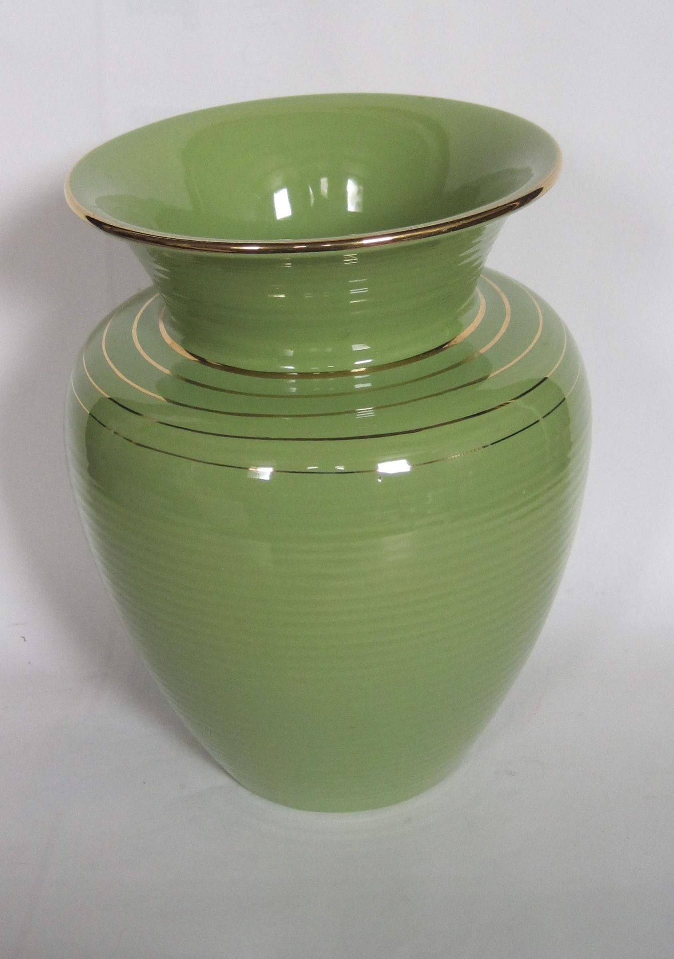 Vase VILLEROY & BOCH 7 fontaines Luxembourg de couleur vert, liserés dorés, années [...]