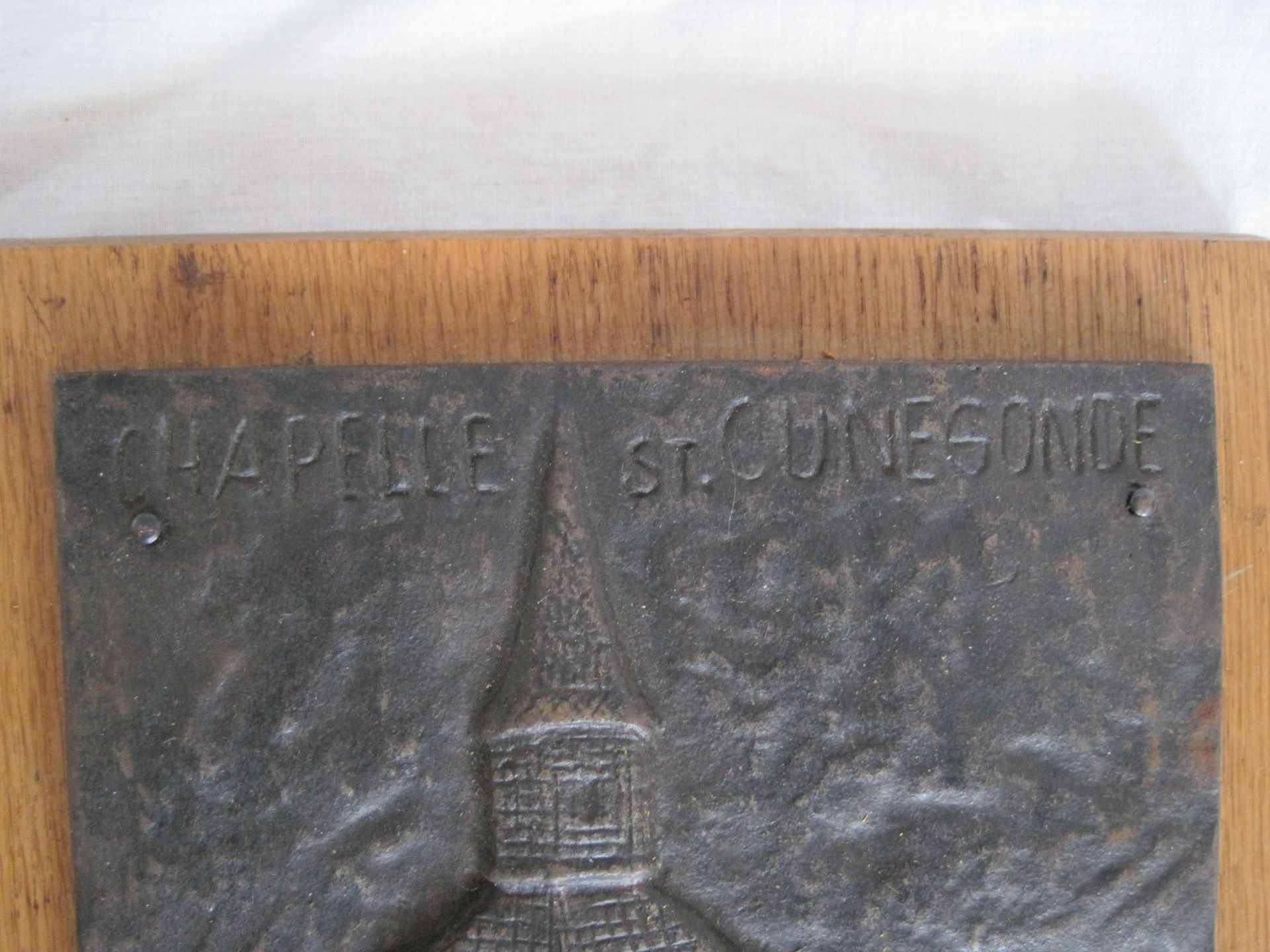 Plaque en fonte gravée (longueur : 21 cm) de la chapelle Sainte Cunegonde à [...] - Bild 8 aus 18