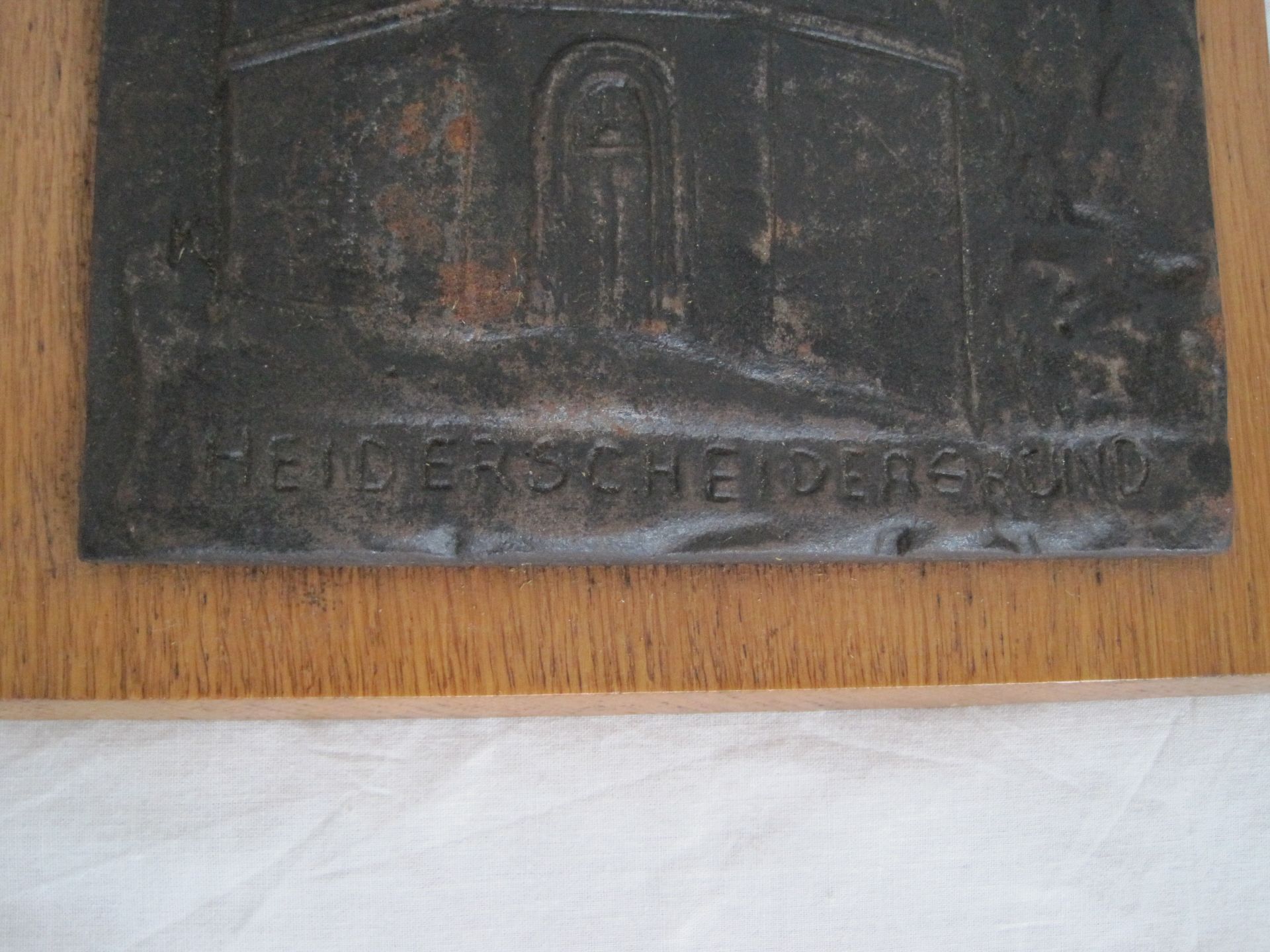 Plaque en fonte gravée (longueur : 21 cm) de la chapelle Sainte Cunegonde à [...] - Bild 13 aus 18